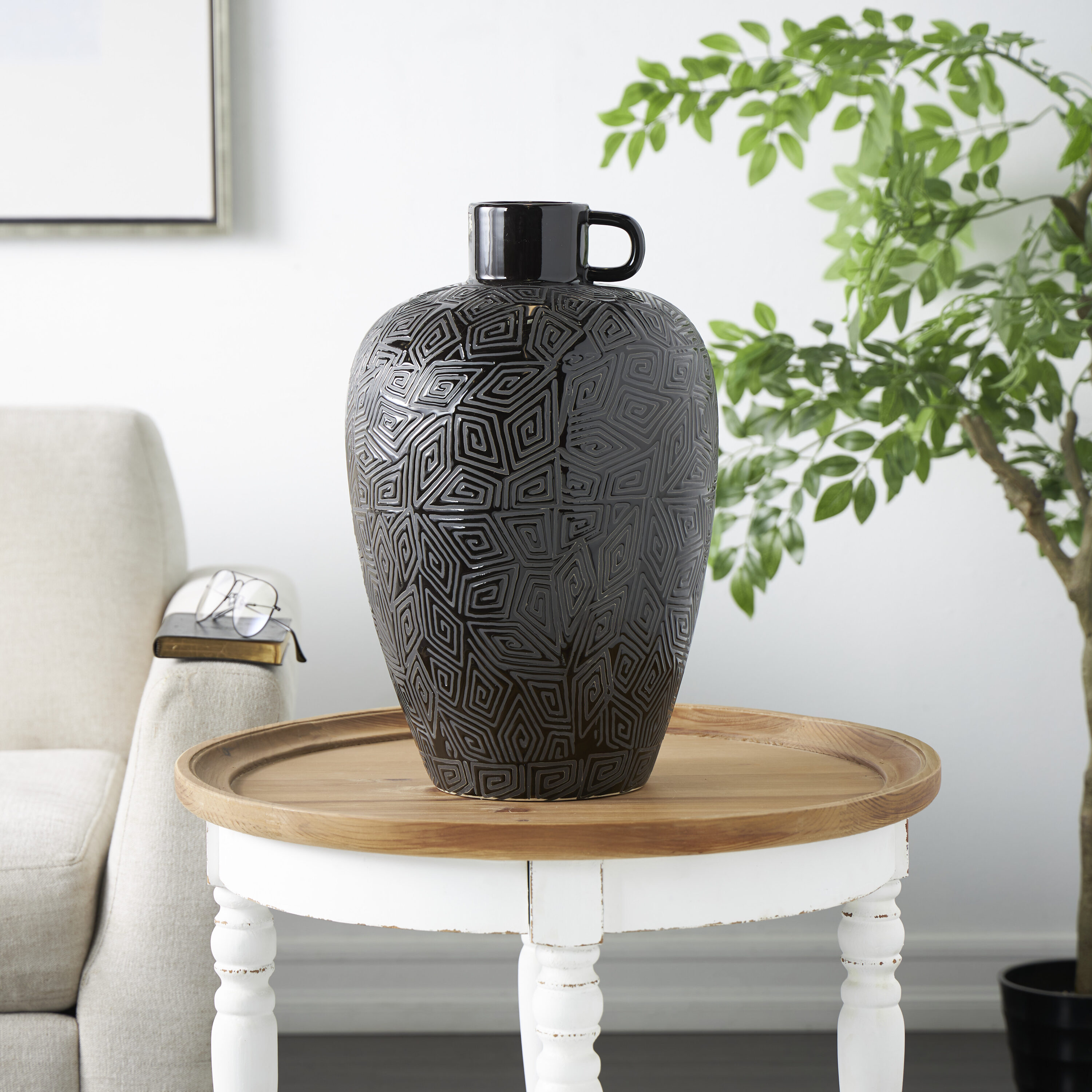 Grayson Lane 821689 Black Ceramic Modern Vase