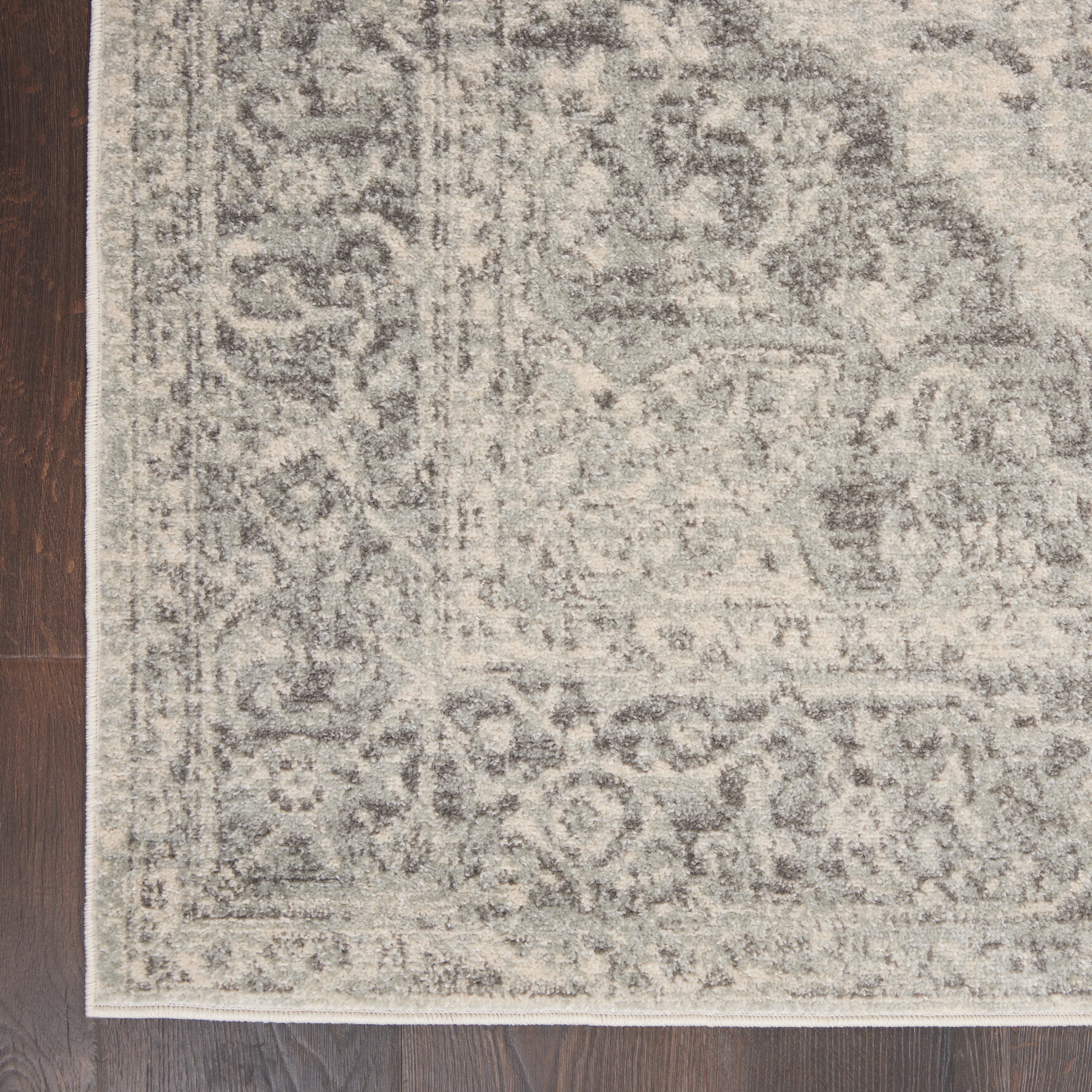 Elegant Ivory-Grey Synthetic 5'3" x 7'3" Indoor Area Rug