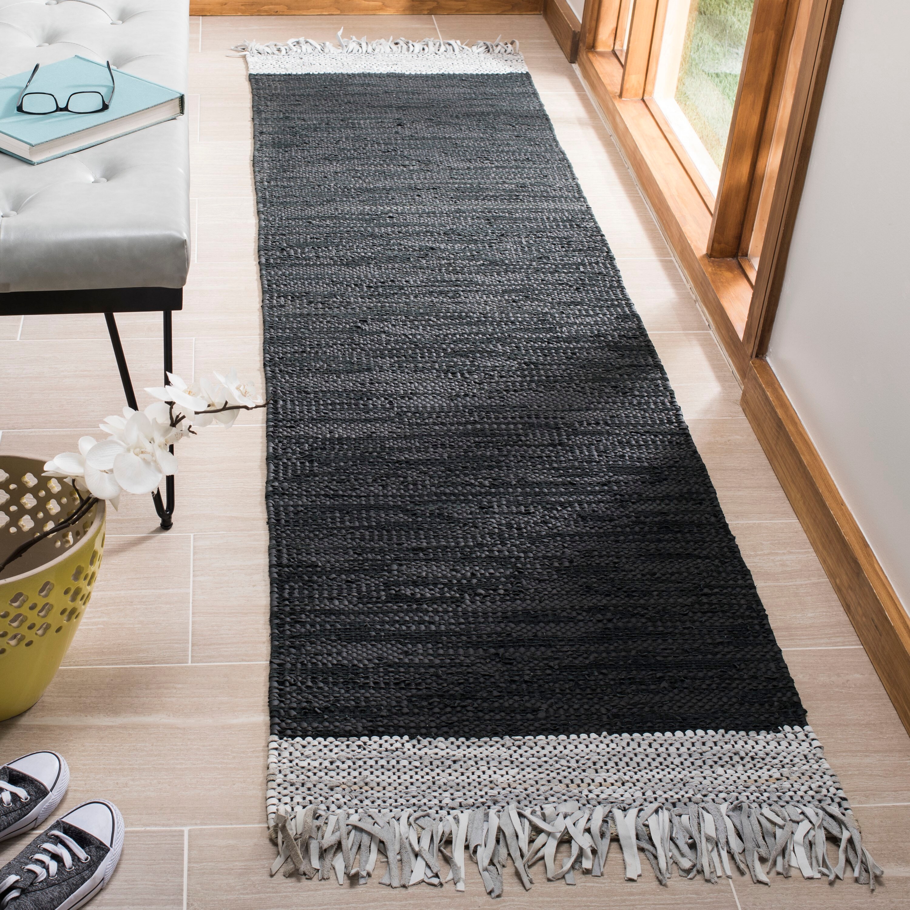 Safavieh VTL310E-26 Vintage Leather Teton 2 x 6 (ft) Leather Light Gray/Black Rectangular Indoor Coastal Runner rug