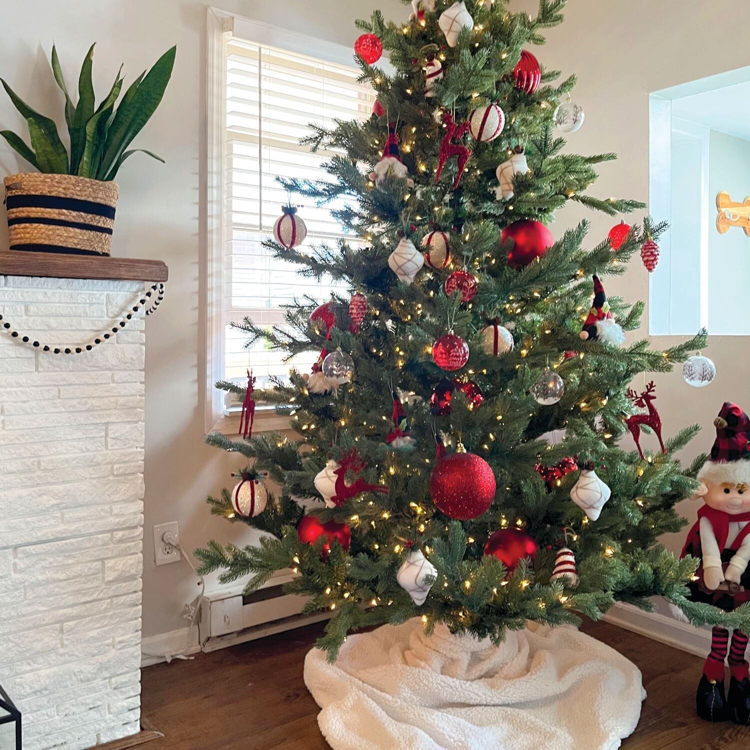 7.5-Ft White Foxtail Pine Artificial Christmas Tree with Smart Lights