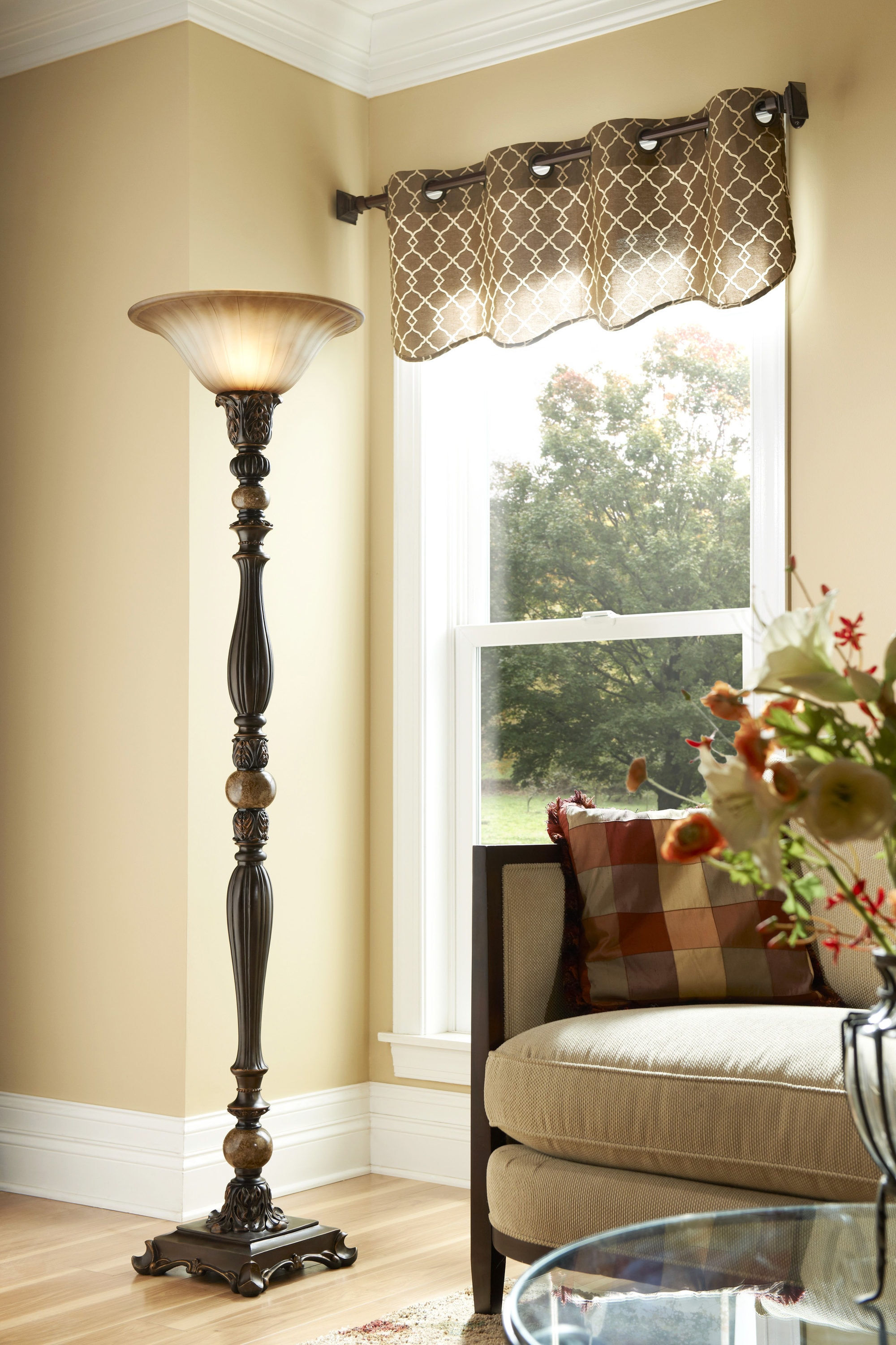 Portfolio floor deals lamp