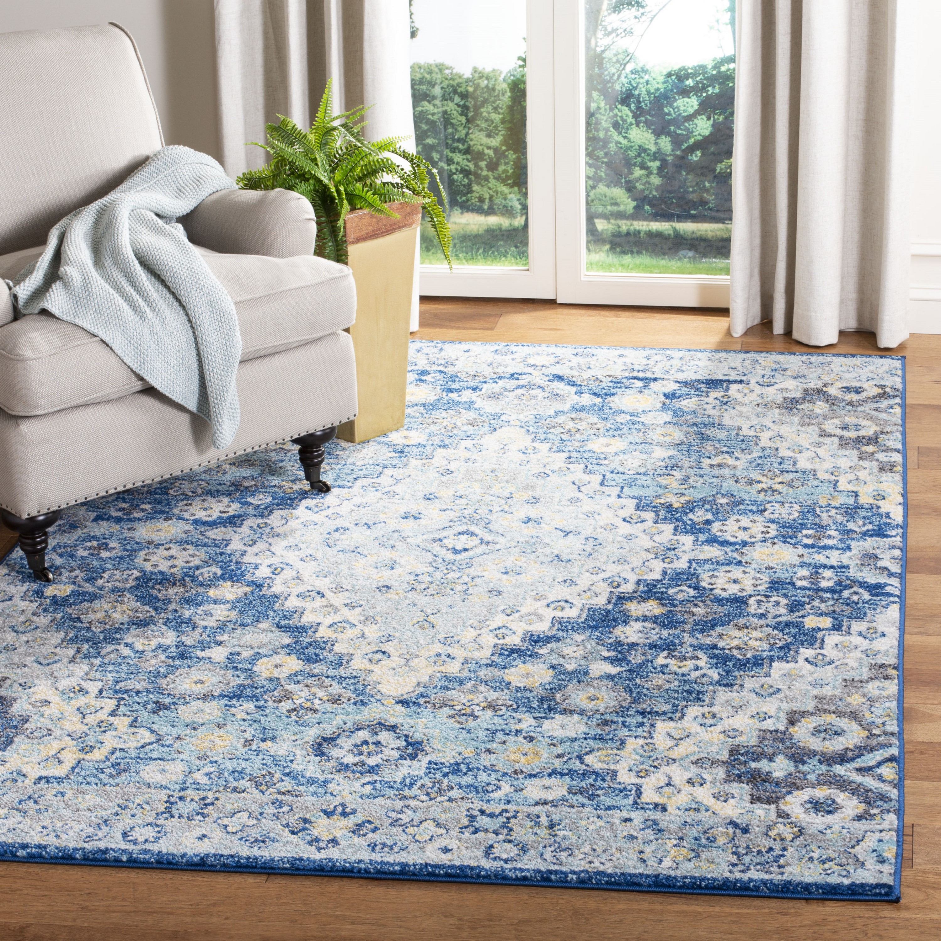 Safavieh MAD616N-6 Madison Rimou 7 x 9 (ft) Loomed Synthetic Navy/Creme Rectangular Indoor Distressed/Overdyed Vintage Area rug