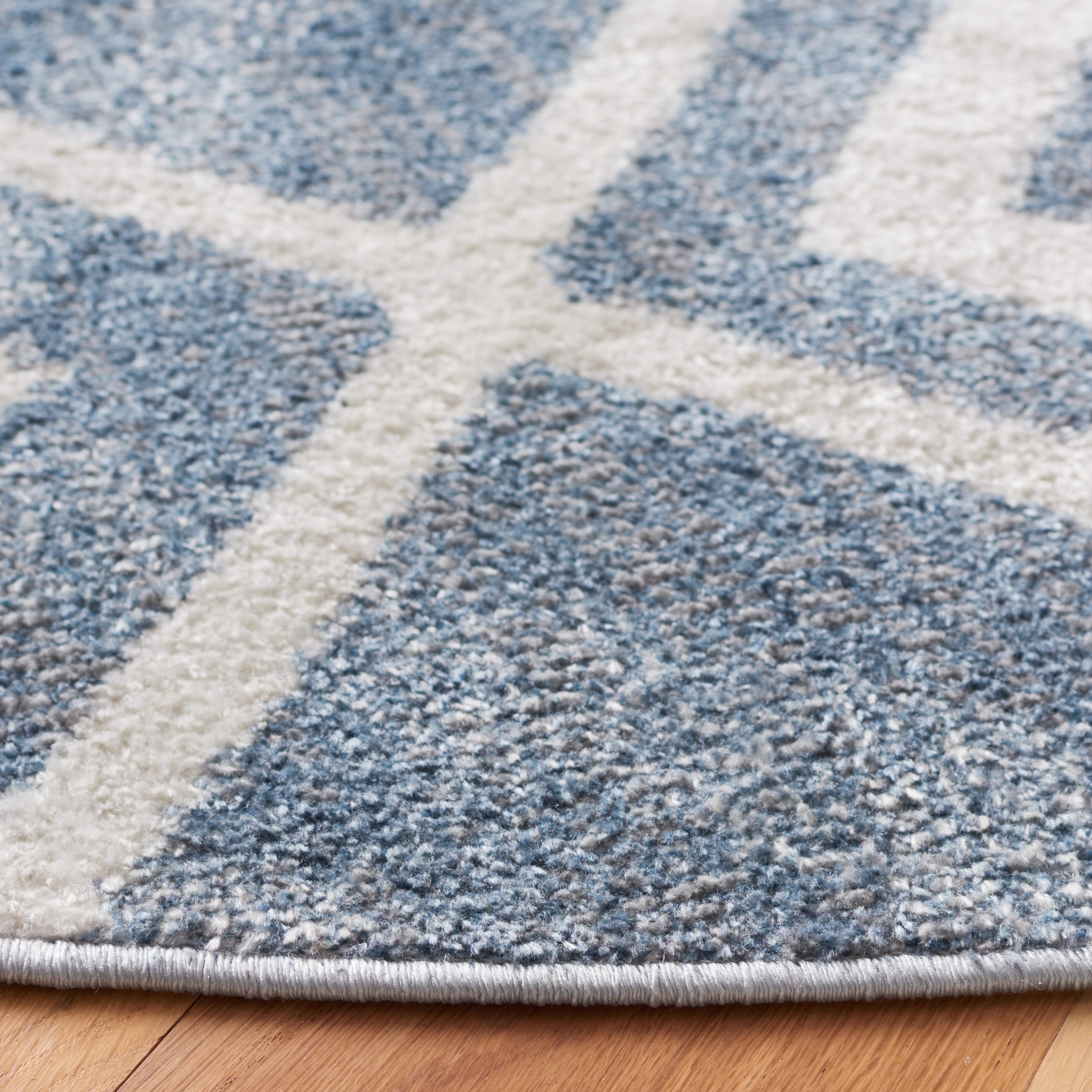 Safavieh BLR228M-7R rugs - View #3