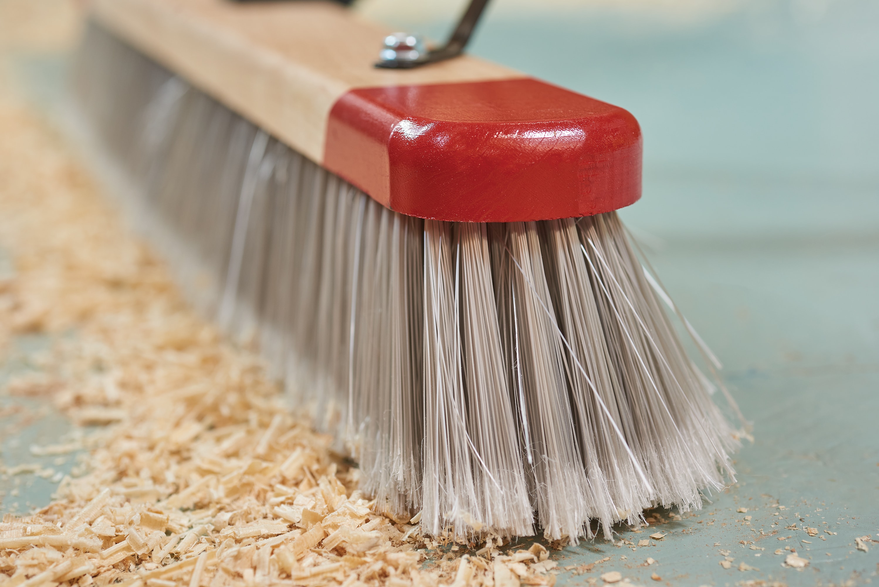 CRAFTSMAN 24-in Poly Fiber Smooth Surface Shop/Garage Push Broom in the  Brooms department at