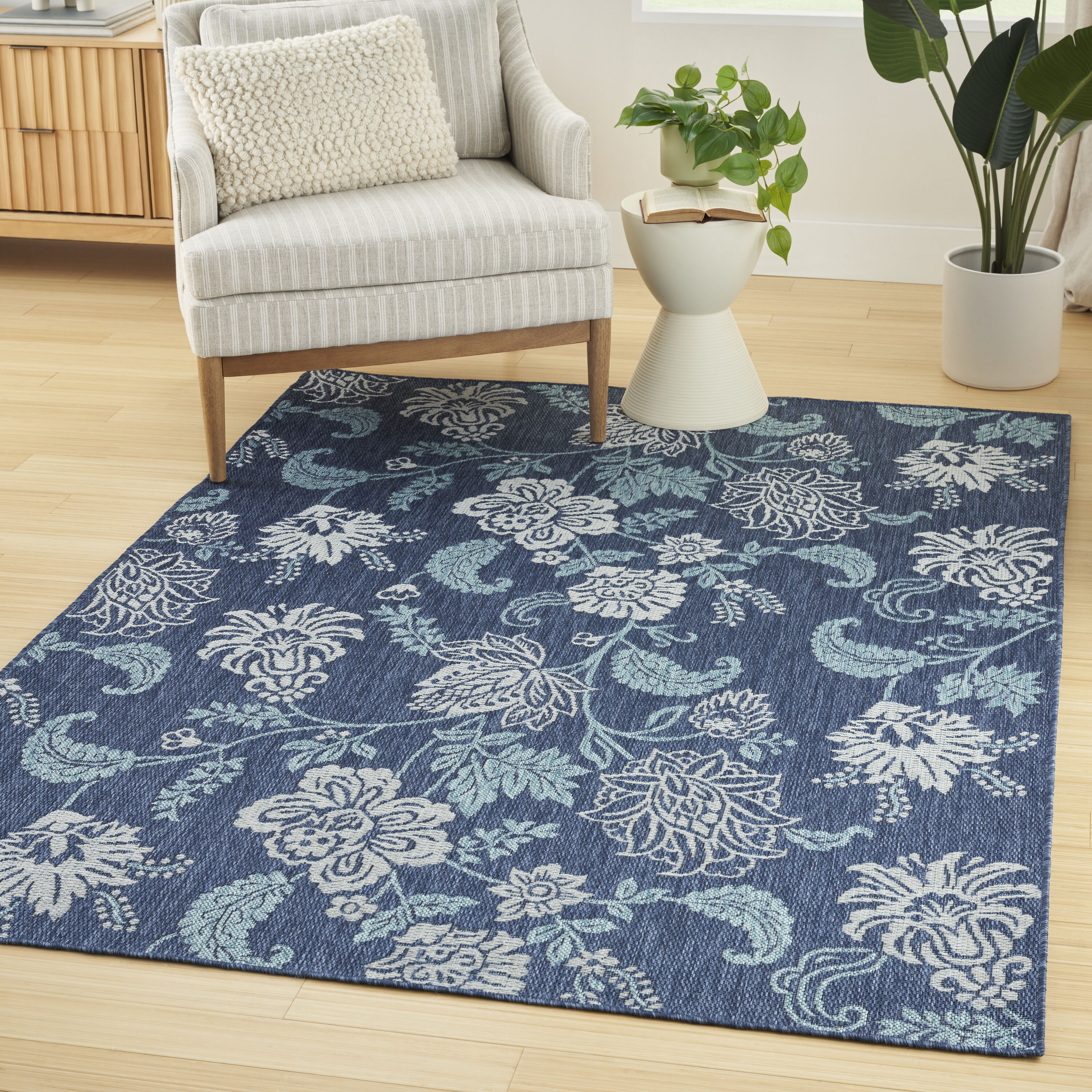 Nourison Home 099446959485 Garden Oasis 4 x 6 (ft) Loomed Polypropylene Navy Rectangular Indoor/Outdoor Floral/Botanical Tropical Area rug