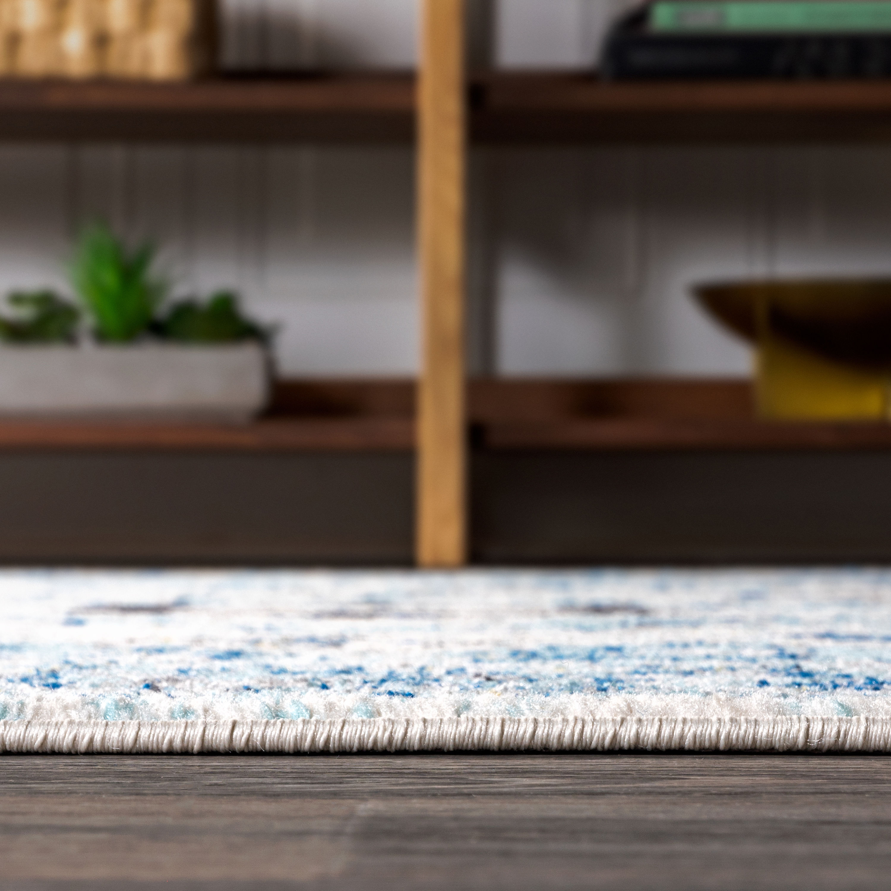 Modern Vintage Medallion Blue Synthetic 4' x 6' Area Rug
