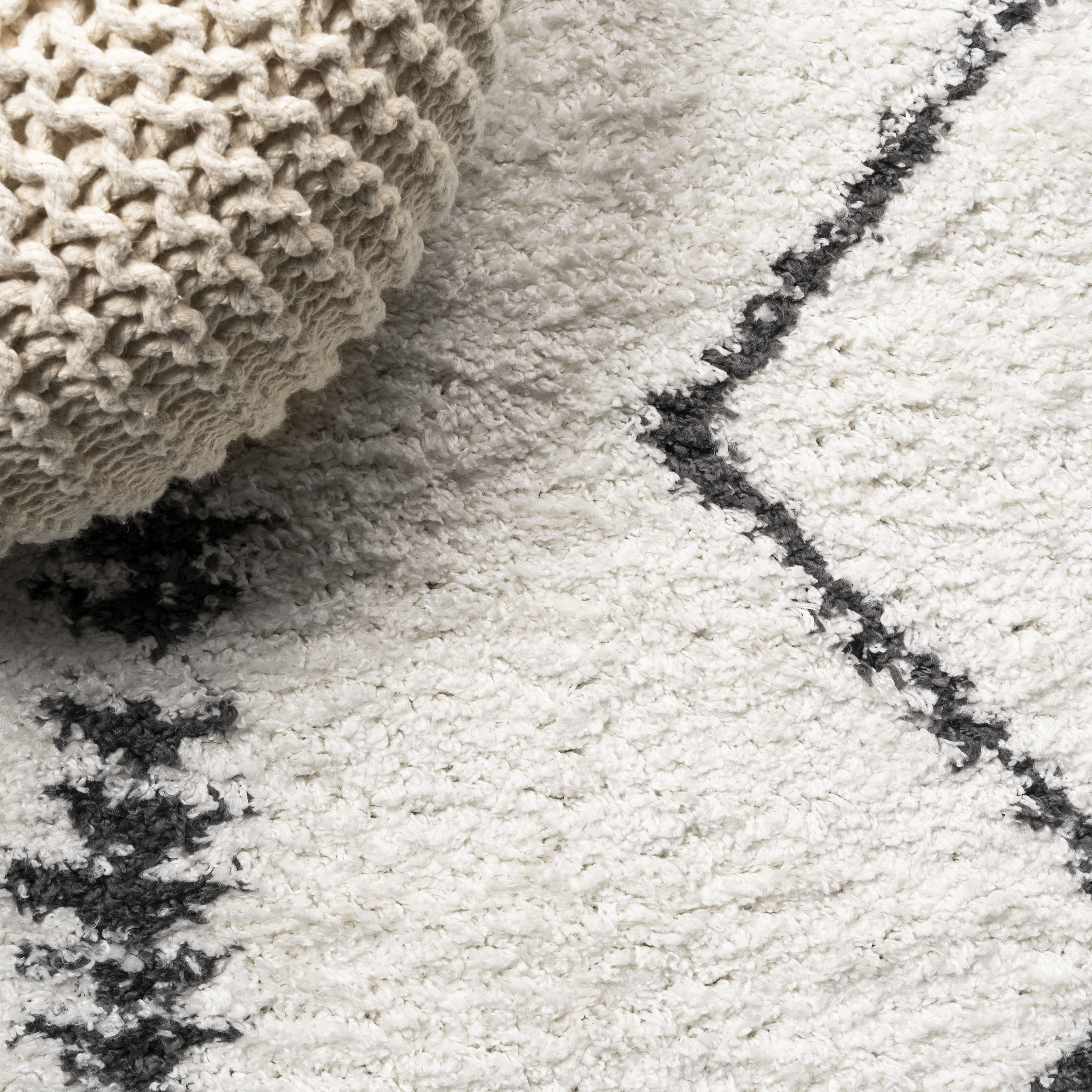 Calvia Reversible Black Diamond Shag Round Rug - 5ft
