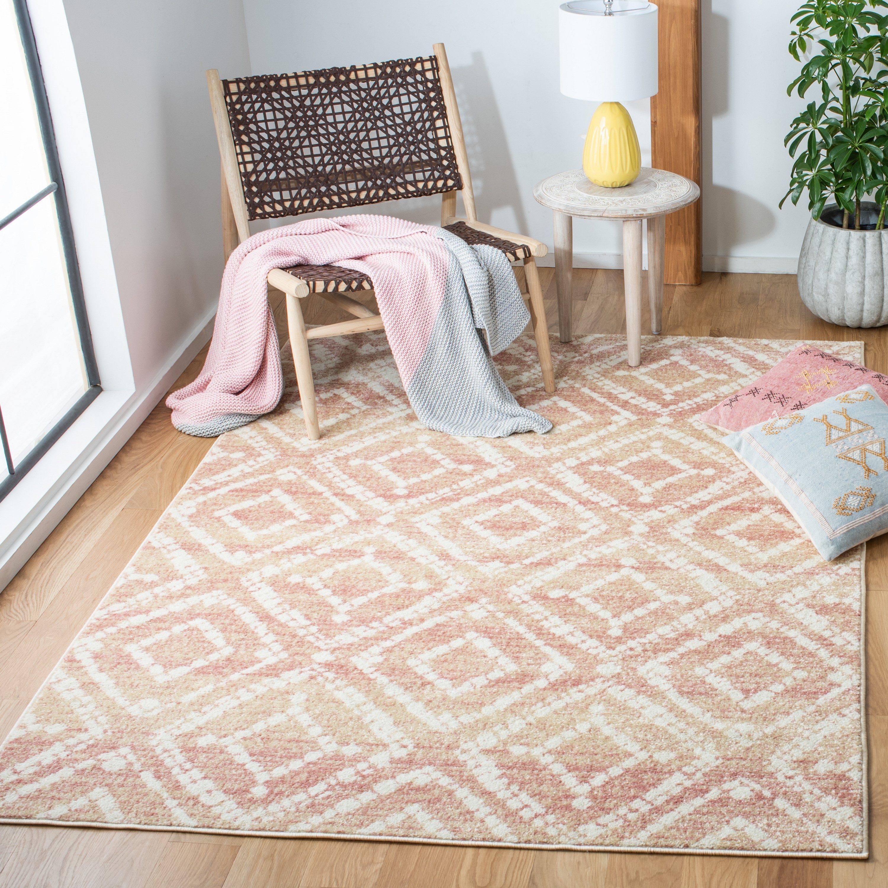 Safavieh ADR131Q-3 Adirondack Avi 3 x 5 (ft) Loomed Polypropylene Rose/Gold Rectangular Indoor Geometric Bohemian/Eclectic Throw rug