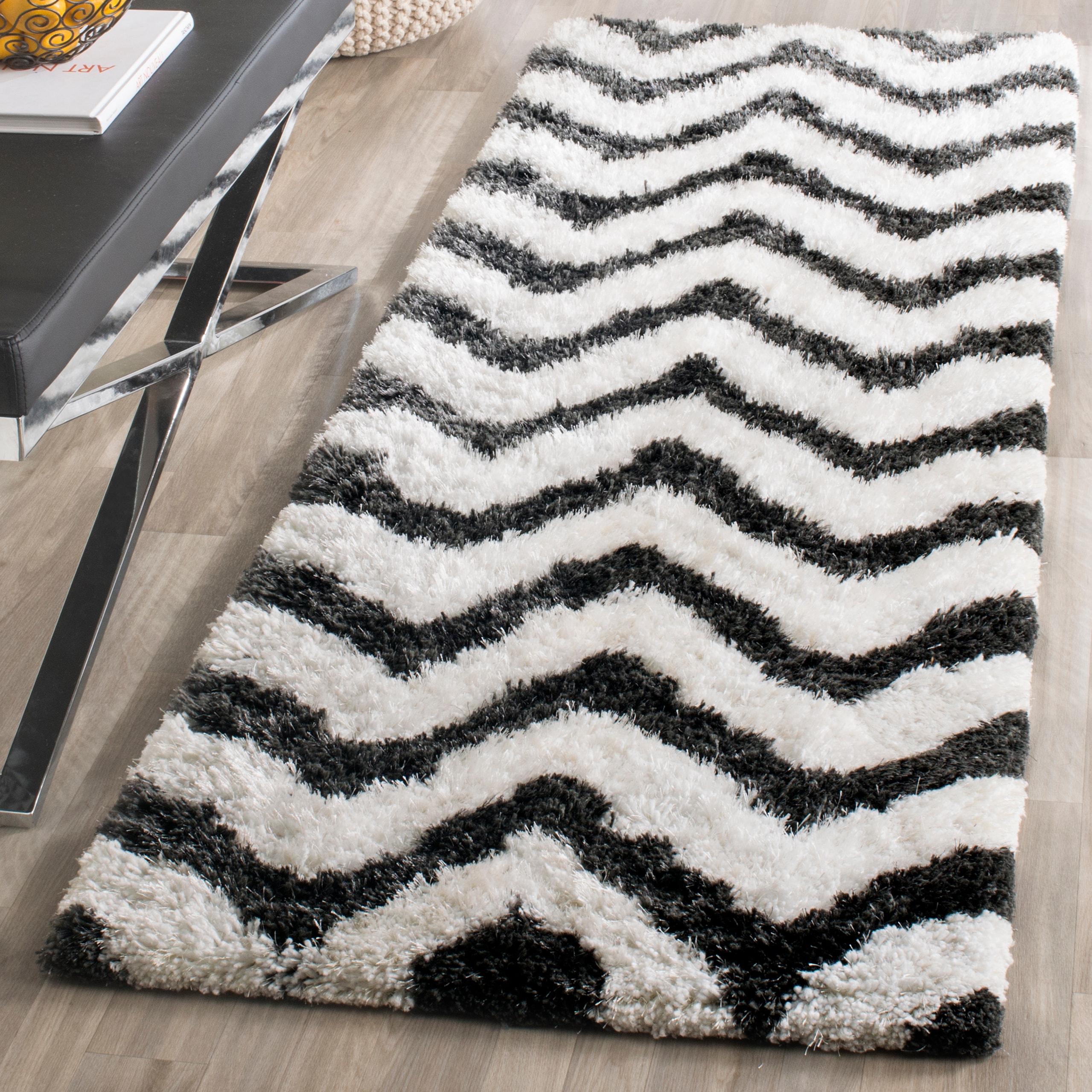 Safavieh BSG320D-27 Barcelona Beit Shag 2 x 7 (ft) Tufted Synthetic Graphite/Ivory Rectangular Indoor Chevron Runner rug