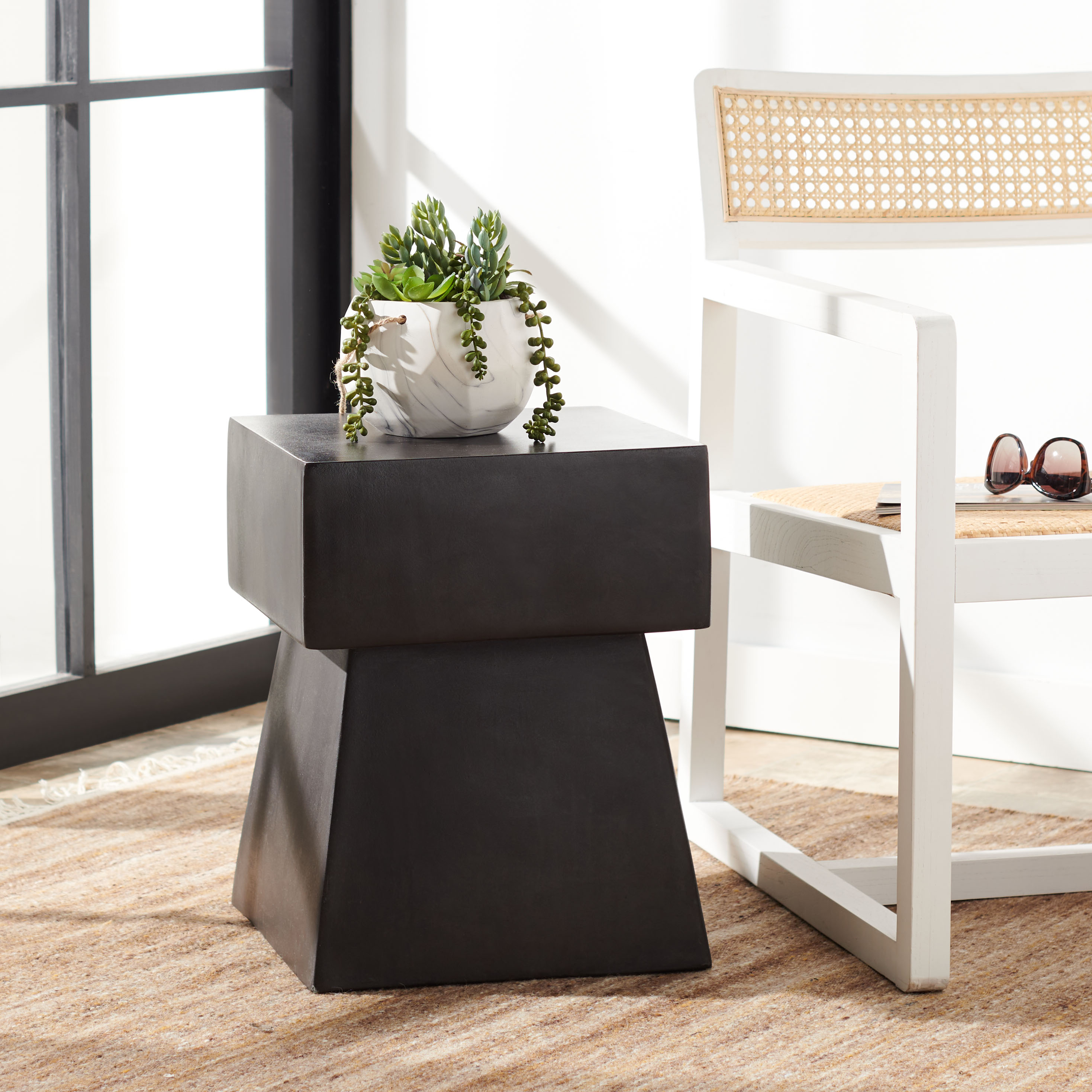 Safavieh VNN1000C Garden-Stools - View #2