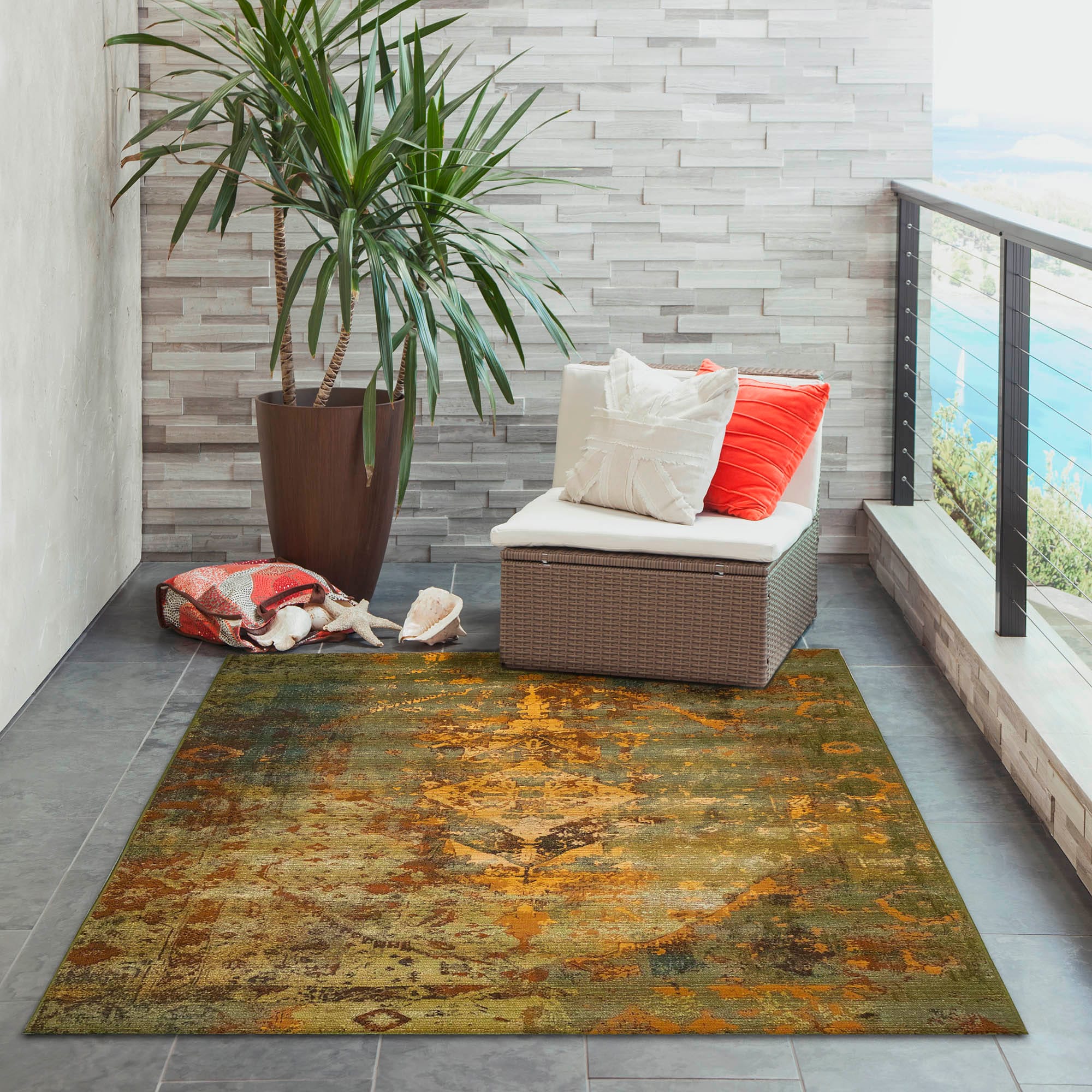 Liora Manne MNA80804306 Marina 8 x 10 (ft) Polypropylene Green Rectangular Indoor/Outdoor Medallion Vintage Area rug