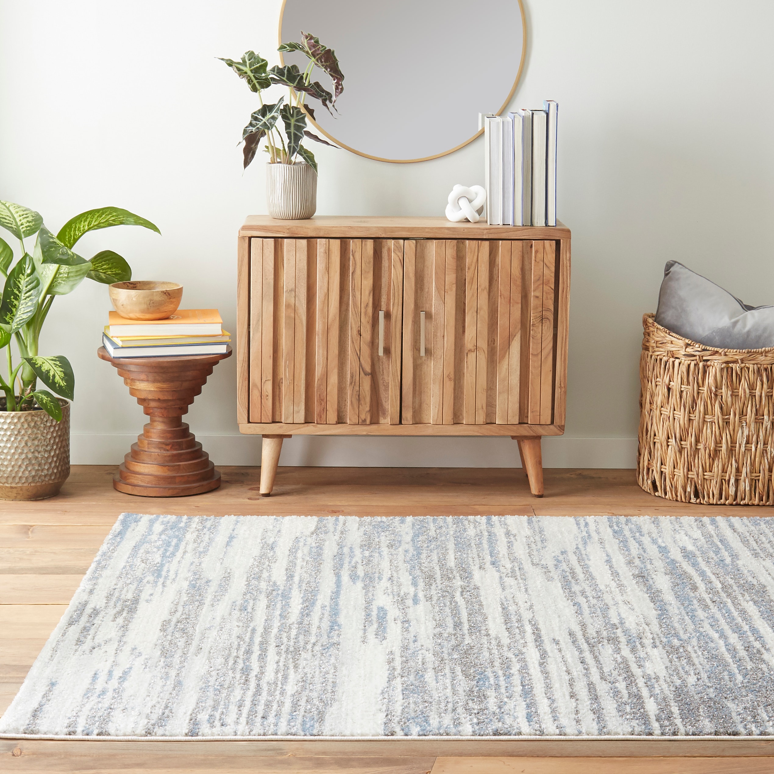 Bạn đang tìm kiếm một tấm thảm đẹp để tạo nên vẻ đẹp tinh tế cho không gian sống của mình? Hãy xem ngay hình ảnh \