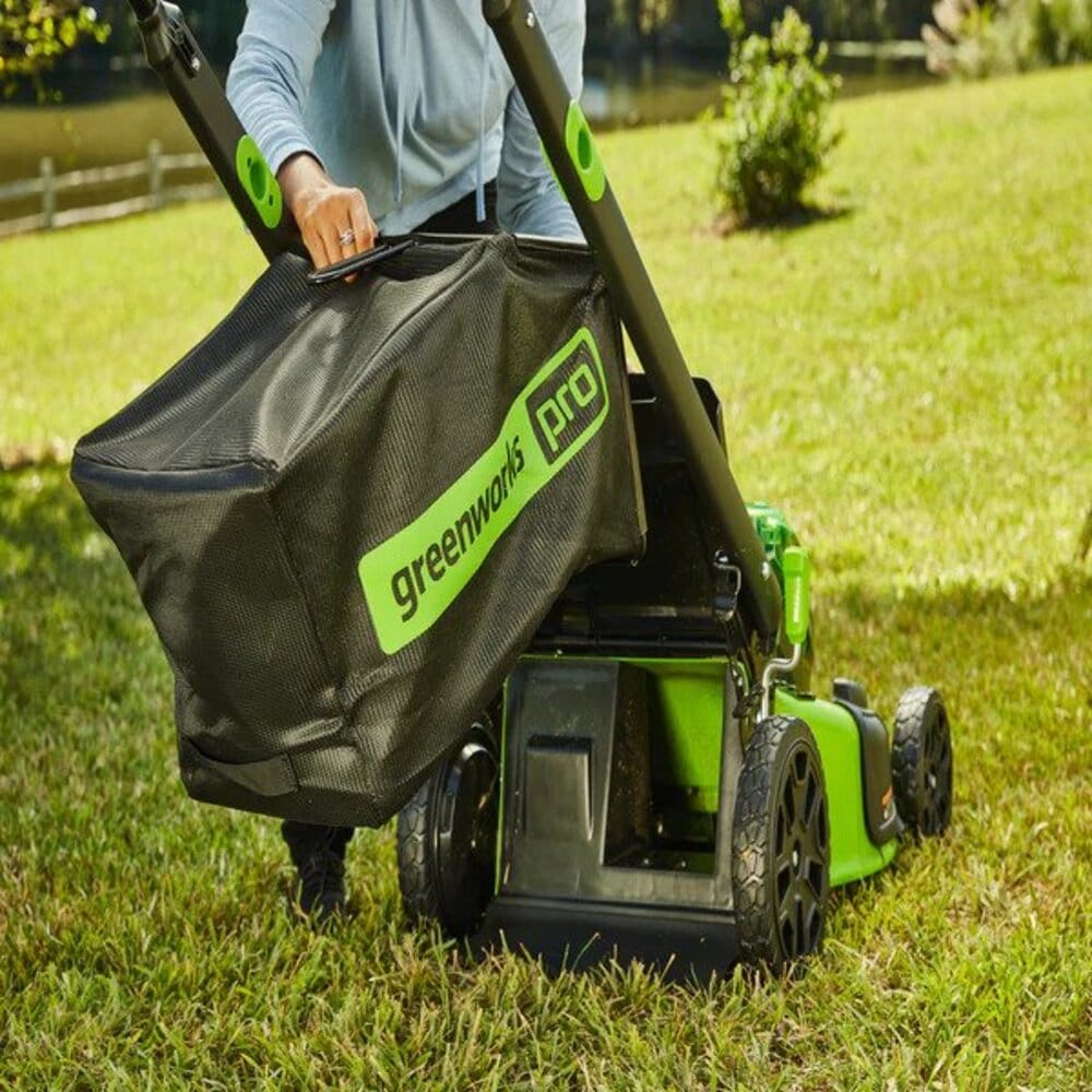 Greenworks Greenworks Pro 80-volt 21-in Cordless Self-propelled Lawn ...