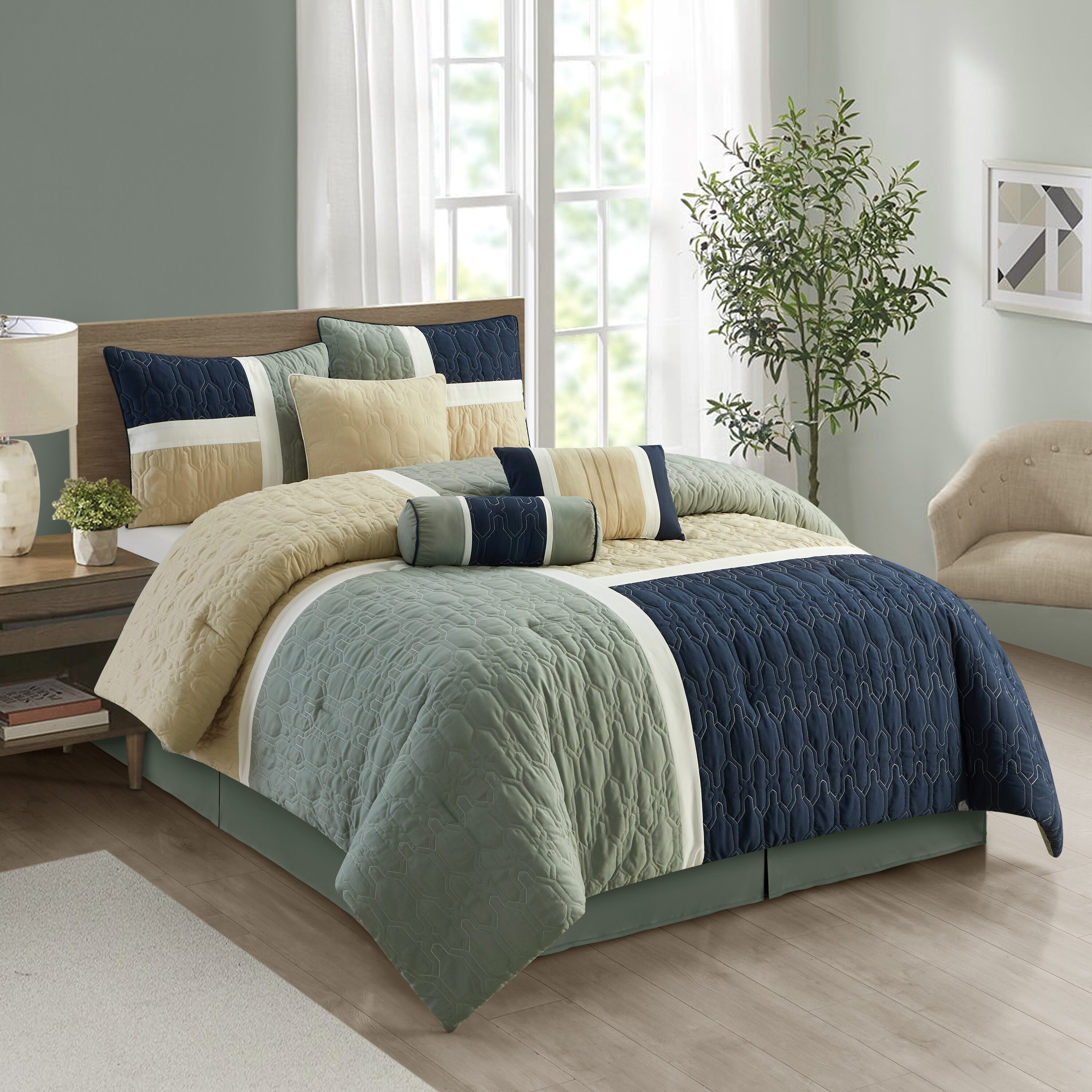 Nanshing NATALIA7-CK-NV Natalia 7 -Piece Navy/Grey California king Comforter Set