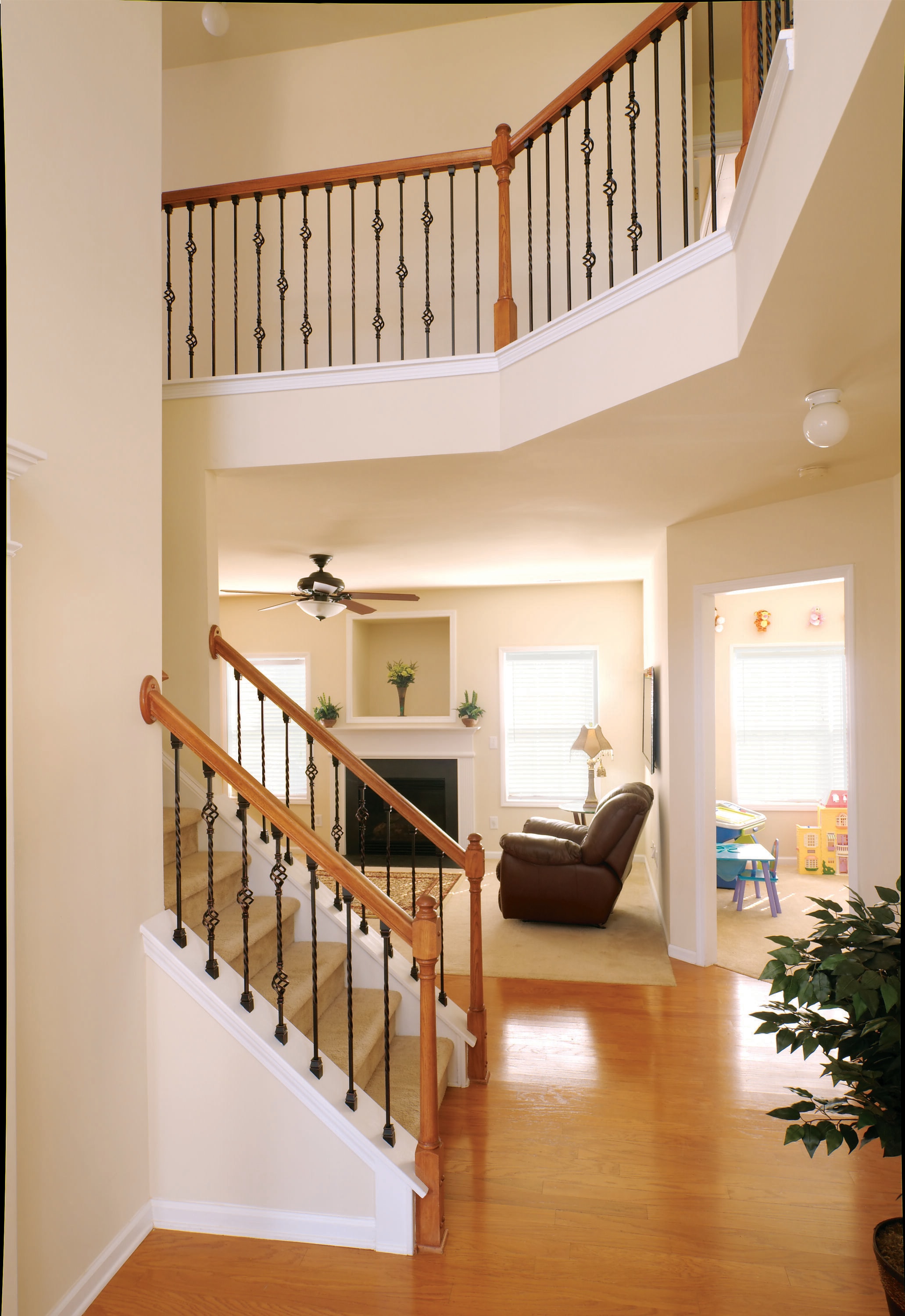 Crown Heritage 4583122RC44 Interior-Stairpart-Balusters - View #2