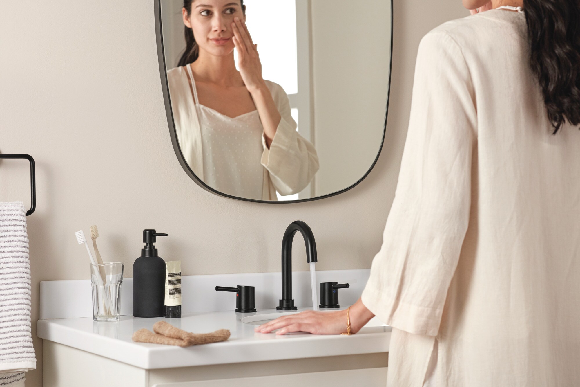 Precept Matte Black 2-Handle Widespread Bathroom Faucet