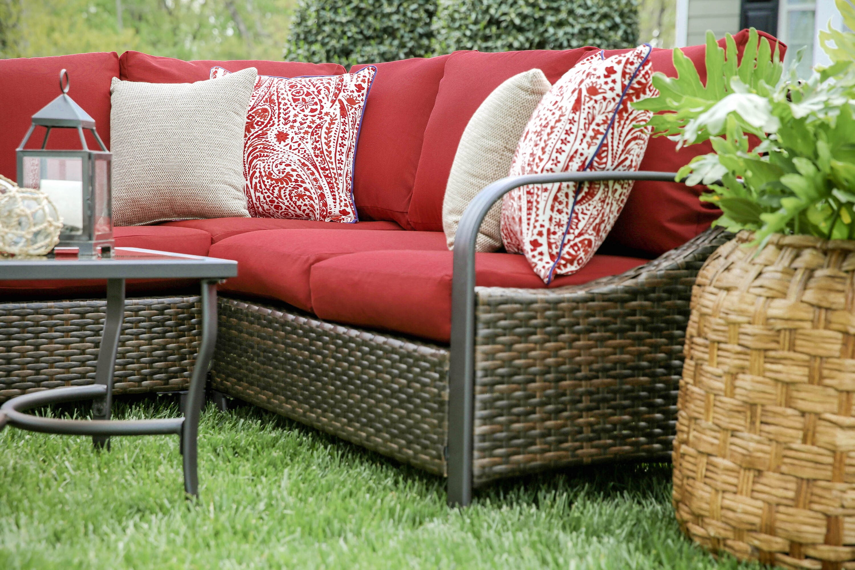 Leisure Made 490045-RED Patio-Sofas-Daybeds - View #4