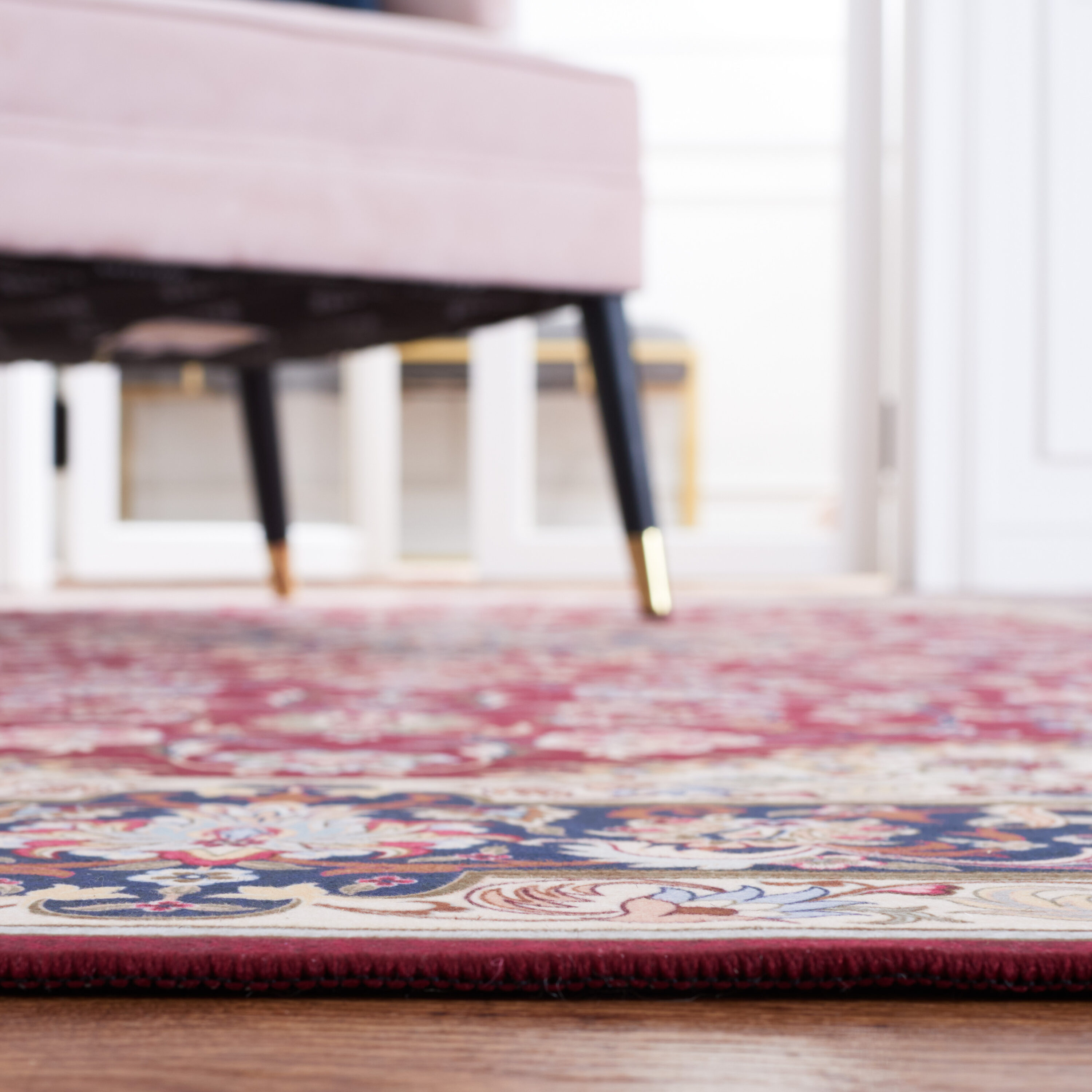 Tucson Red Synthetic 36" Hand-Knotted Easy Care Area Rug