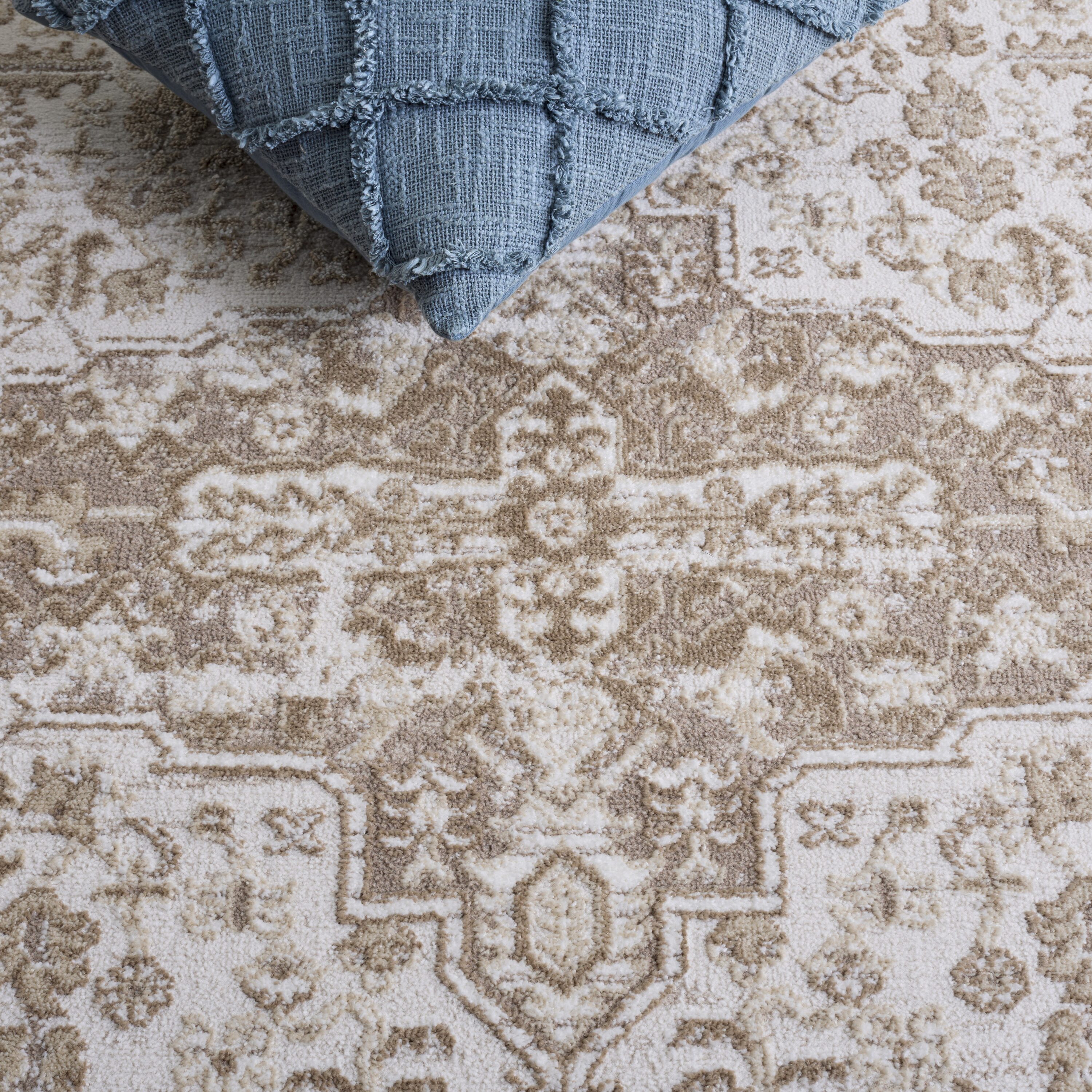 Safavieh LUA314A-5 rugs - View #4