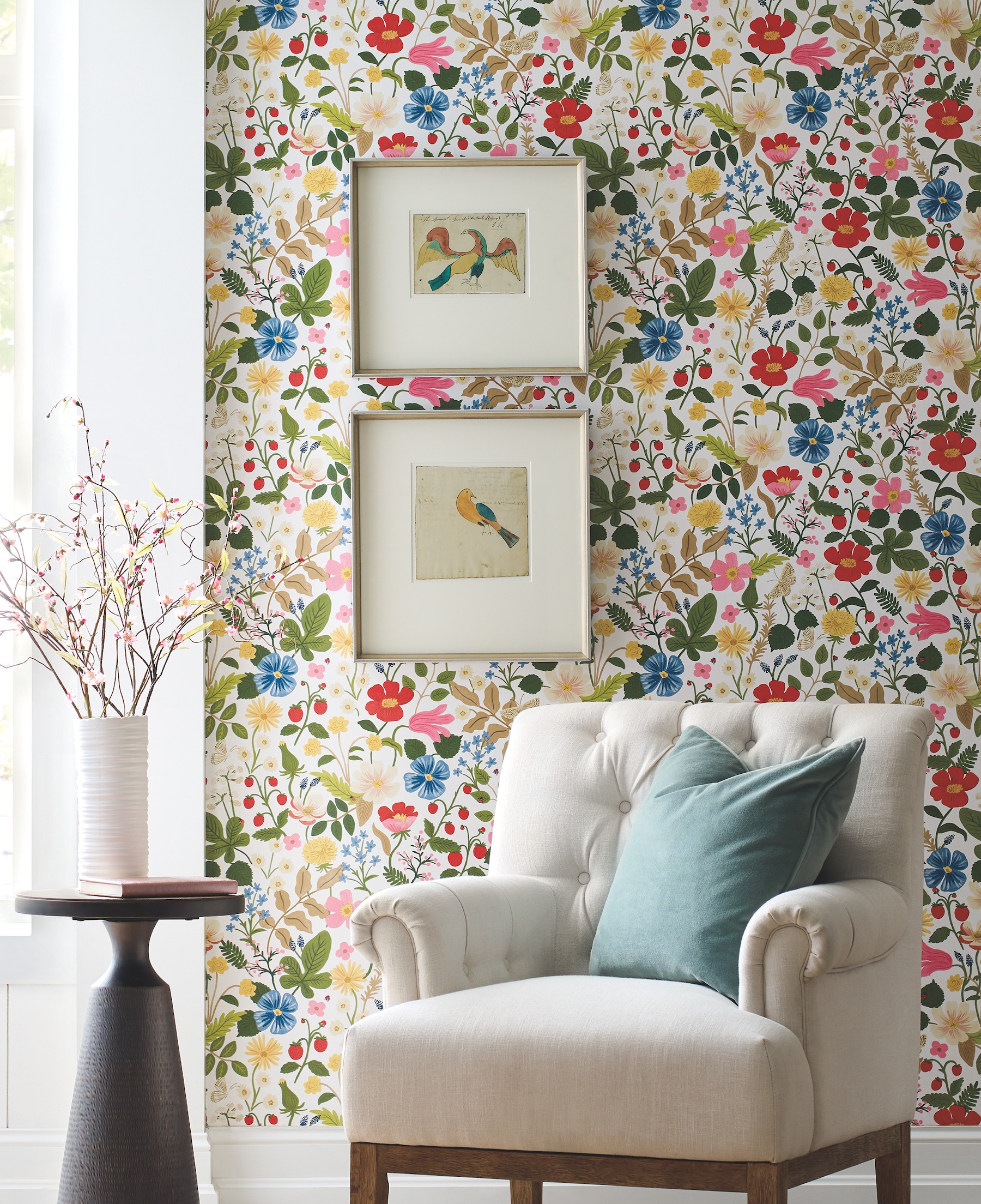 Rifle Paper RP7354 60.8-Sq. Feet White Paper Floral Unpasted Wallpaper