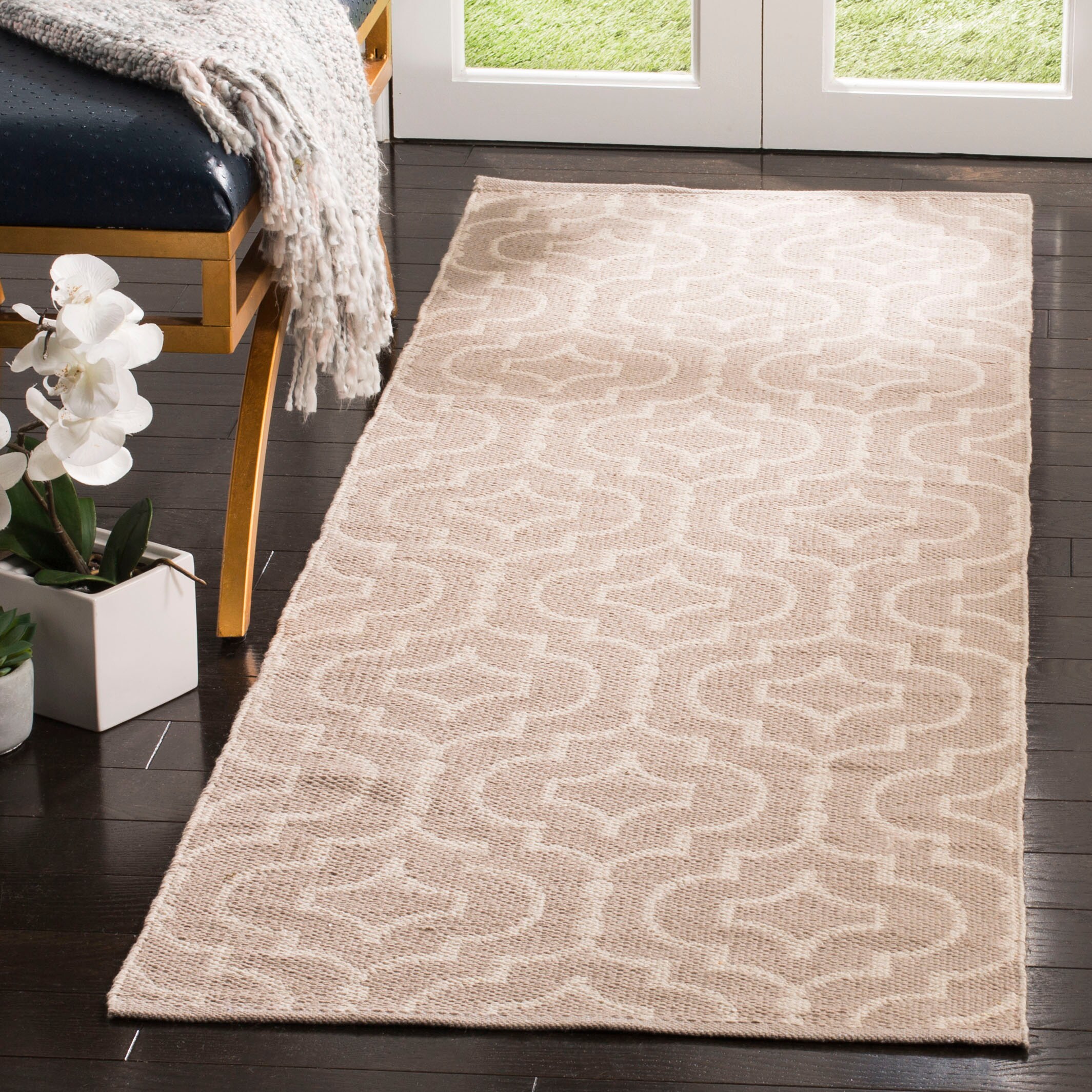 Safavieh MTK722A-27 Montauk Depoe 2 x 7 (ft) Cotton Beige/Ivory Rectangular Indoor Coastal Runner rug