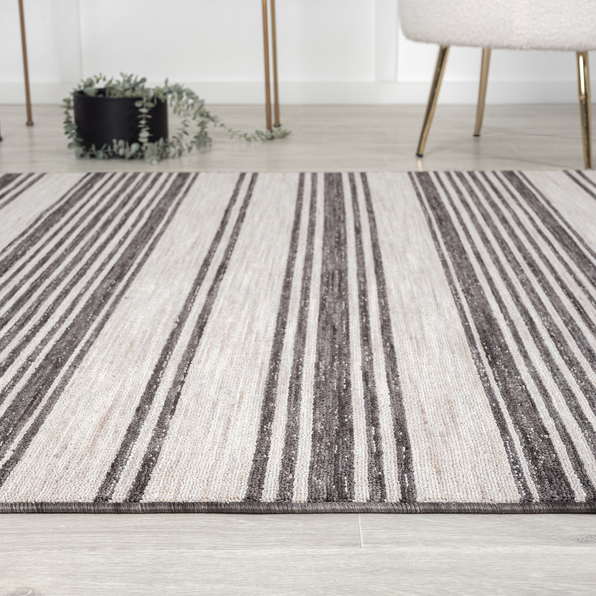 Winona 5' x 7' Ivory Wool and Synthetic Reversible Rug