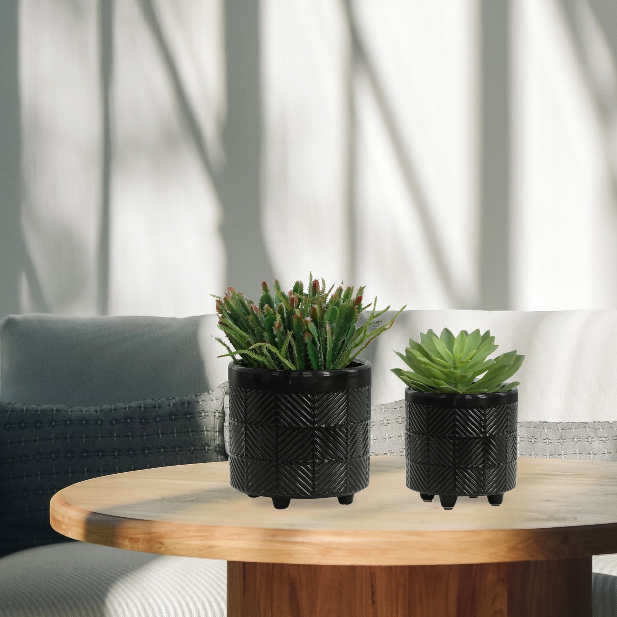 Yiekholo LL-1552AA 2 -Pack Round 8.0-in W x 8-in H x 8-in D Black Ceramic Indoor/Outdoor with Self Watering Planter