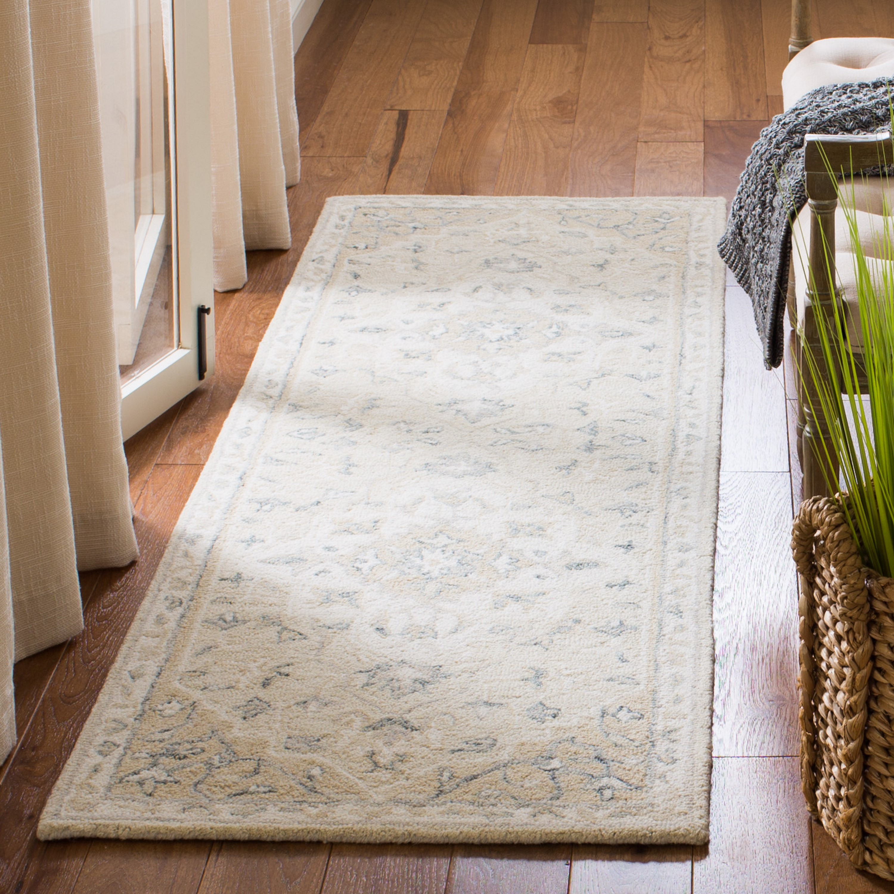 Safavieh MLP505B-27 Micro-Loop Balaque 2 x 7 (ft) Tufted Wool Beige/Ivory Rectangular Indoor Floral/Botanical Vintage Runner rug