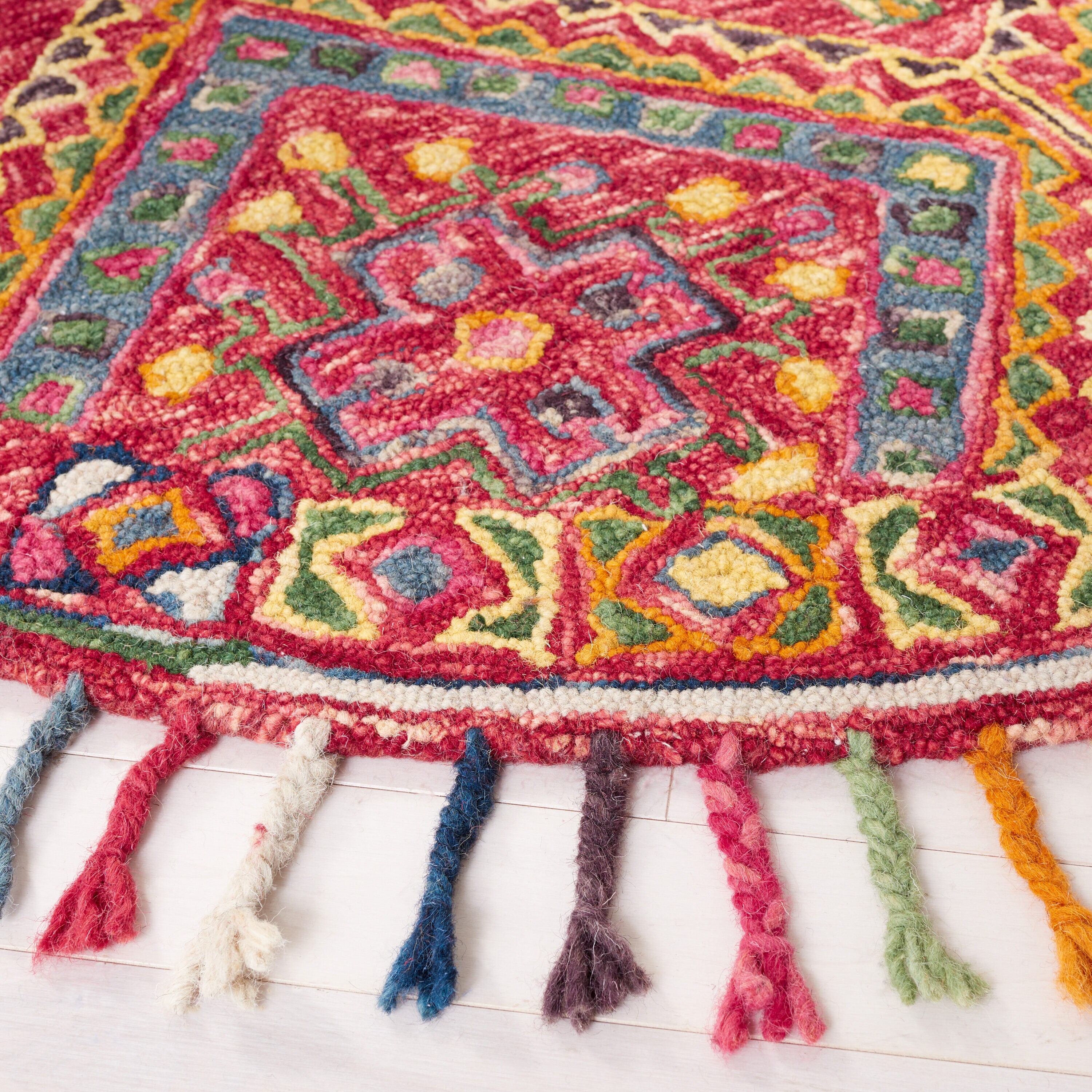 Safavieh APN111Q-5R rugs - View #3