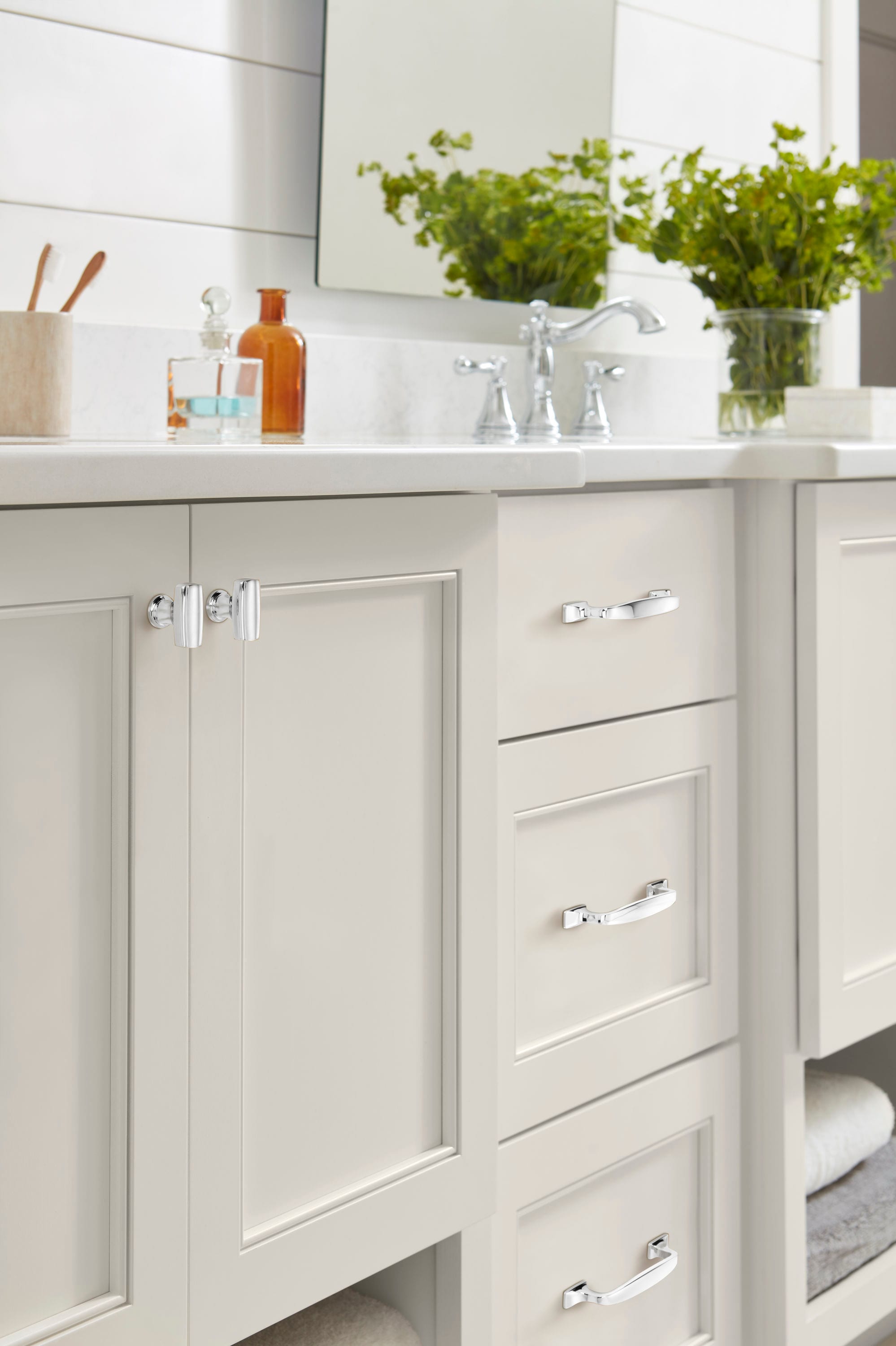Highland Ridge Polished Chrome Cabinet Drawer Pull with Mounting Hardware