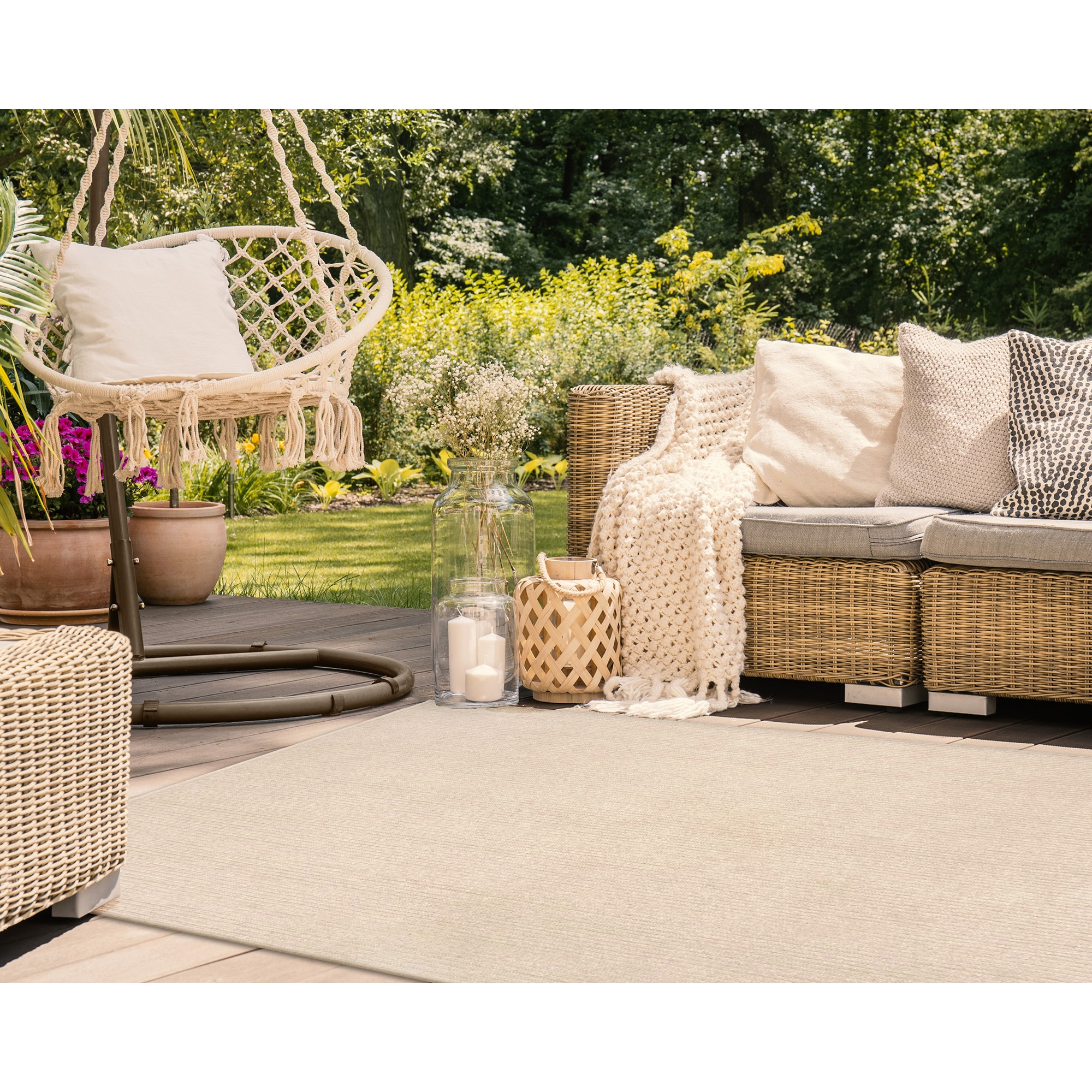 Sand Braided Synthetic 42" Reversible Indoor/Outdoor Rug