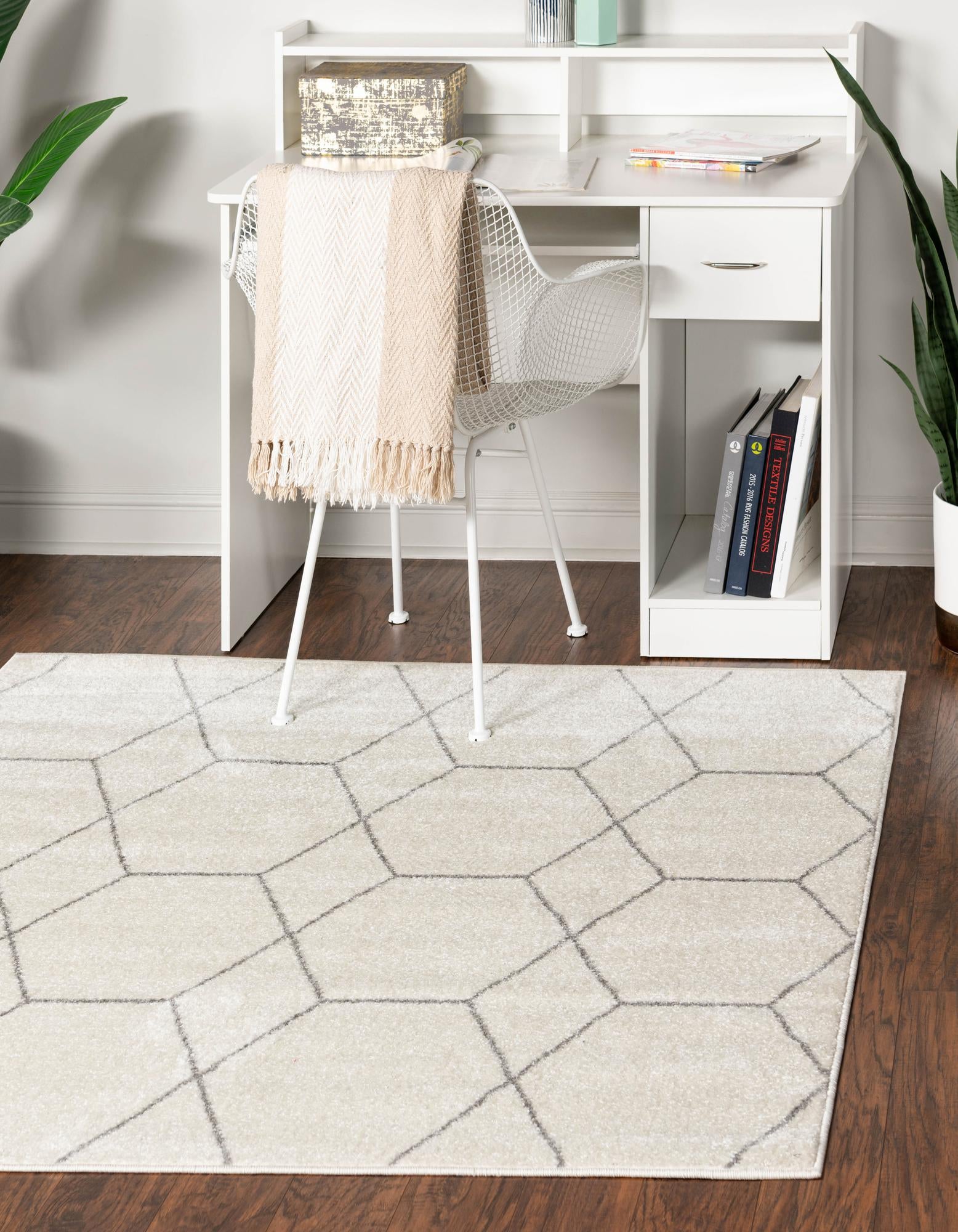 Unique Loom 3151508 Trellis Frieze 3 x 3 (ft) Loomed Polypropylene Ivory Square Indoor Trellis Area rug