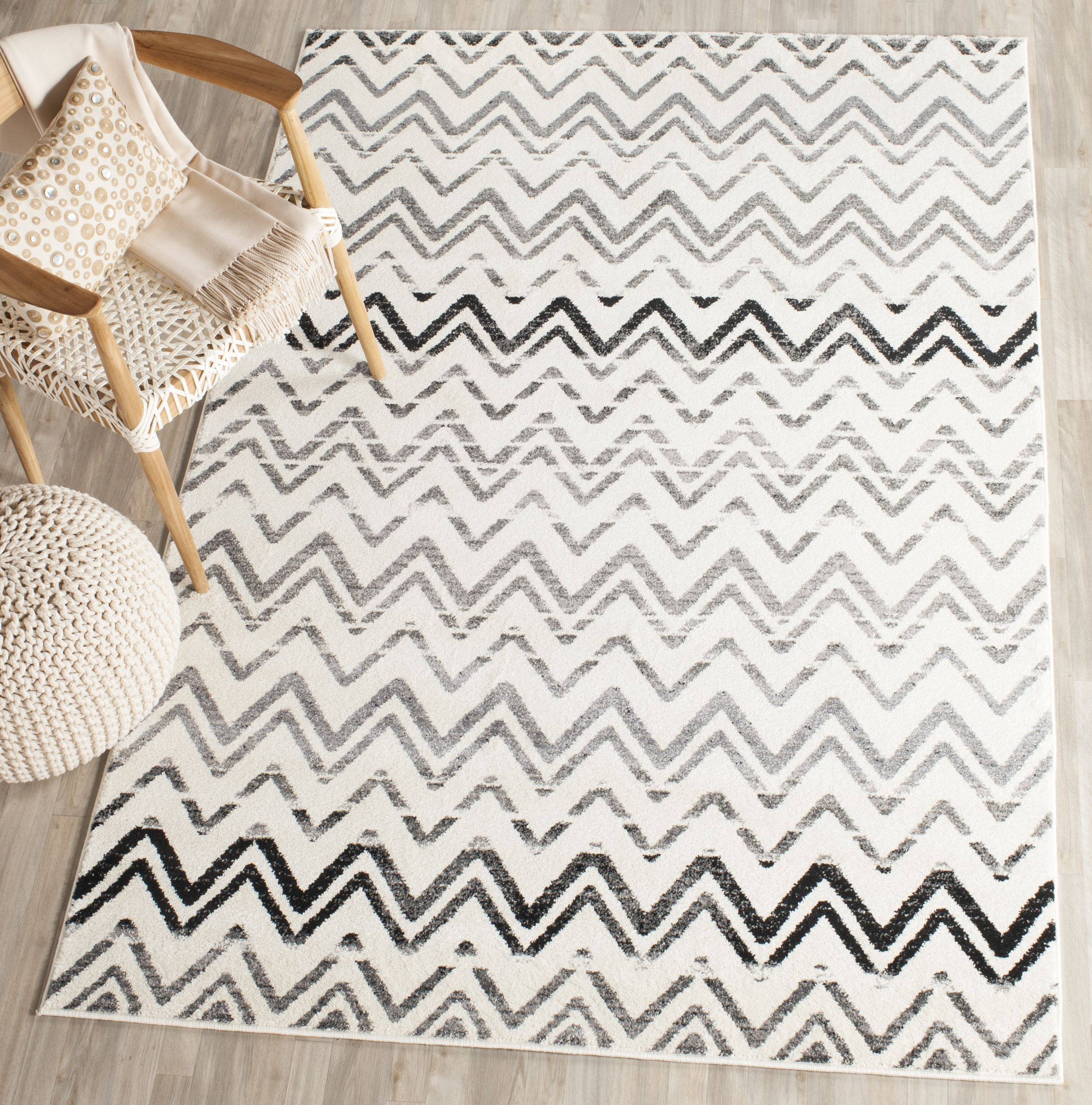 Cream and Dark Grey Chevron Stripes Area Rug, 4' x 6'
