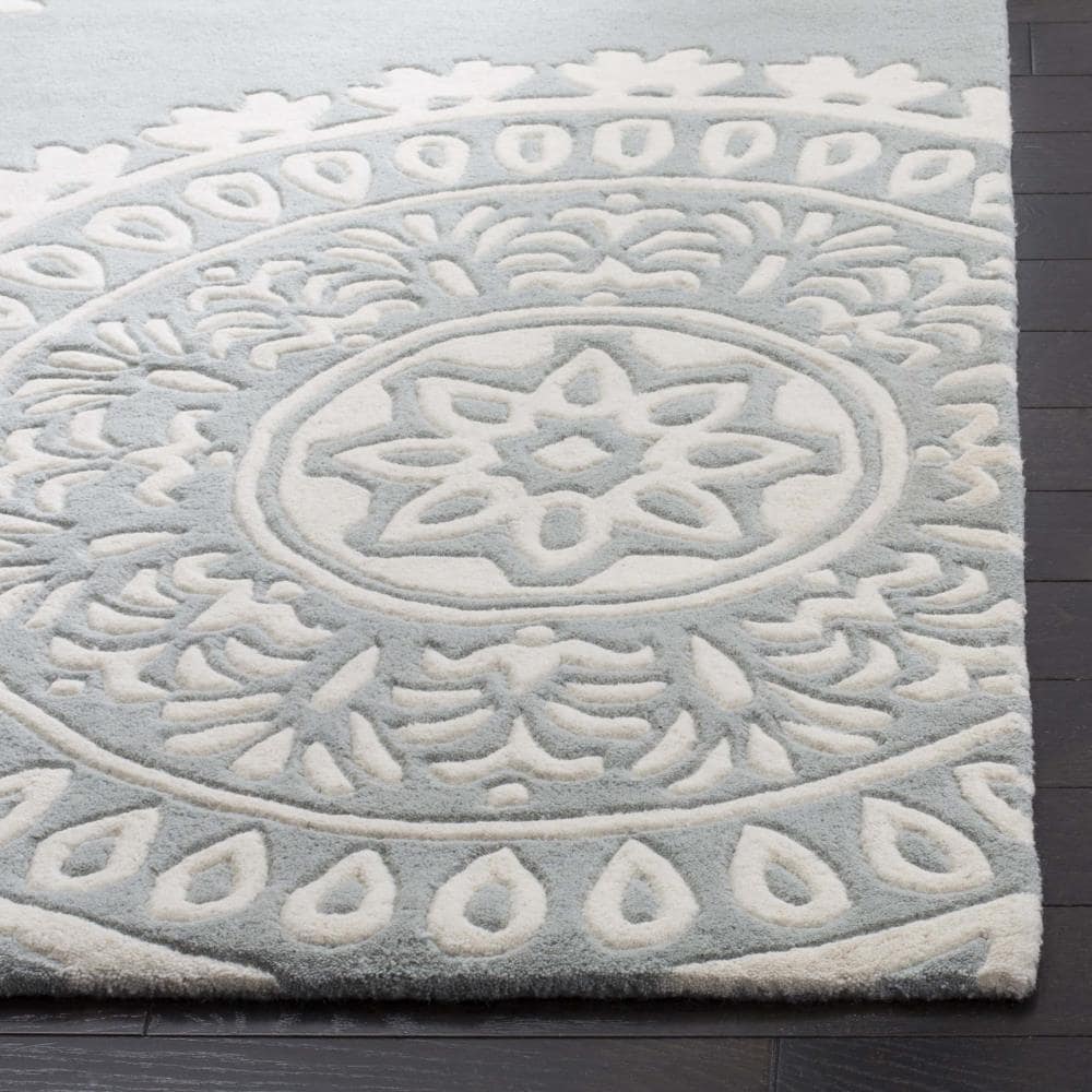 Bella Gray and Ivory Hand-Tufted Wool Square Area Rug