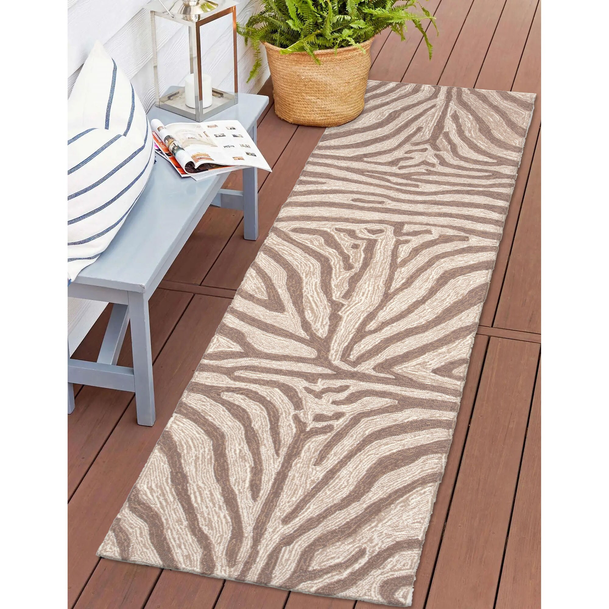 Liora Manne RVLR8203319 Ravella 2 x 8 (ft) Tufted Polypropylene Brown Rectangular Indoor/Outdoor Animal print Global Runner rug