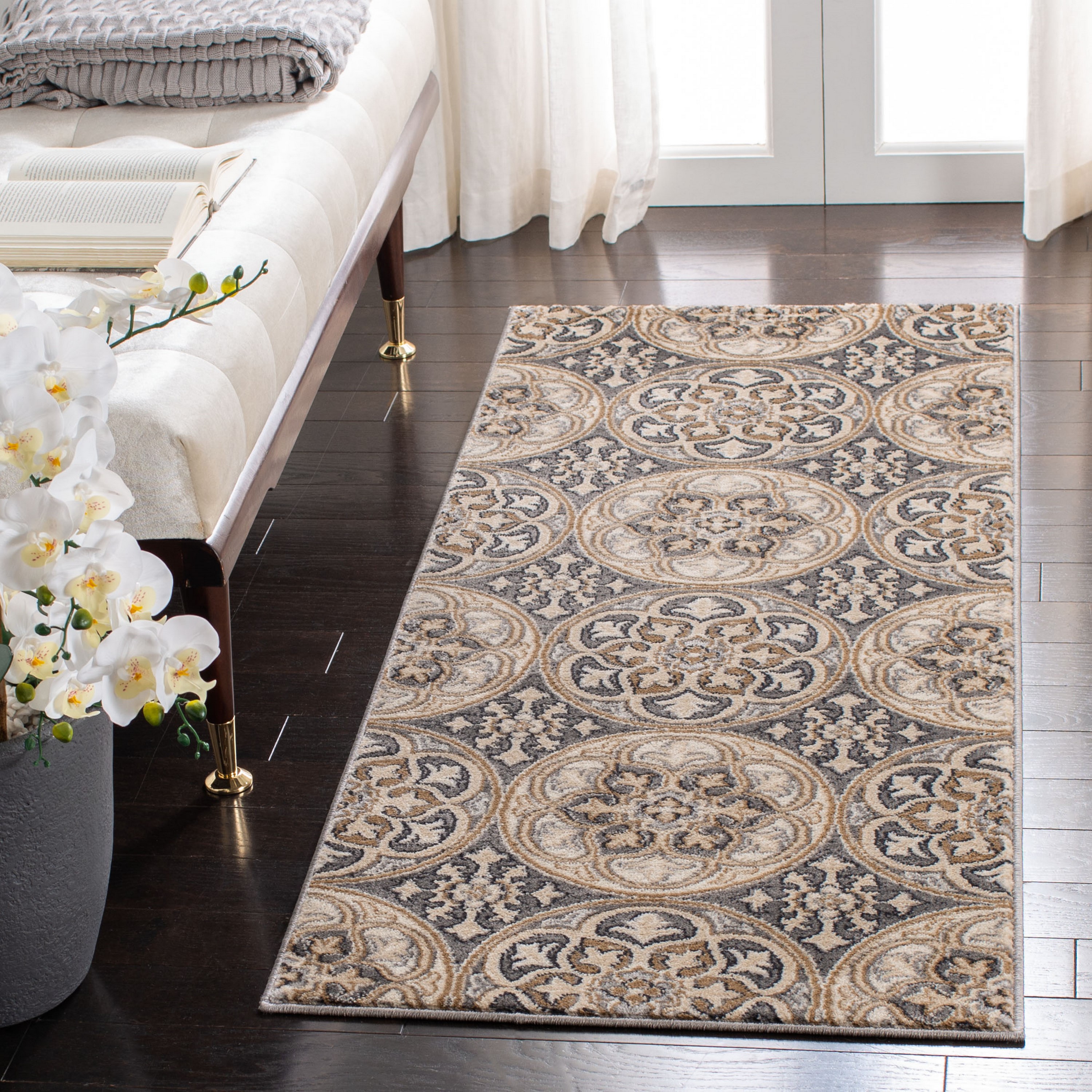Safavieh LNH341B-26 Lyndhurst Moshen 2 x 6 (ft) Loomed Polypropylene Light Gray/Beige Rectangular Indoor Medallion Oriental Runner rug
