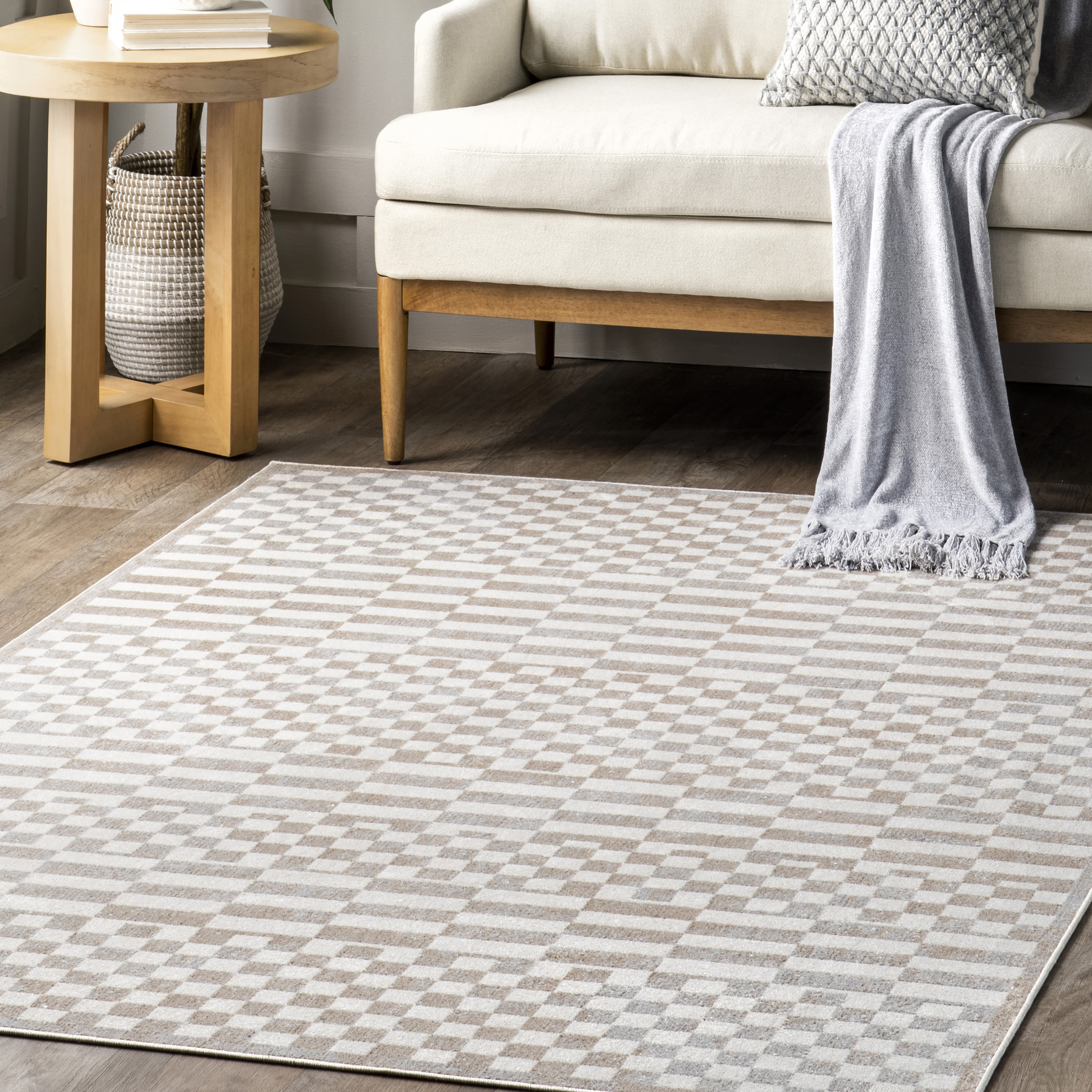 Beige and White Geometric 4' x 6' Washable Area Rug