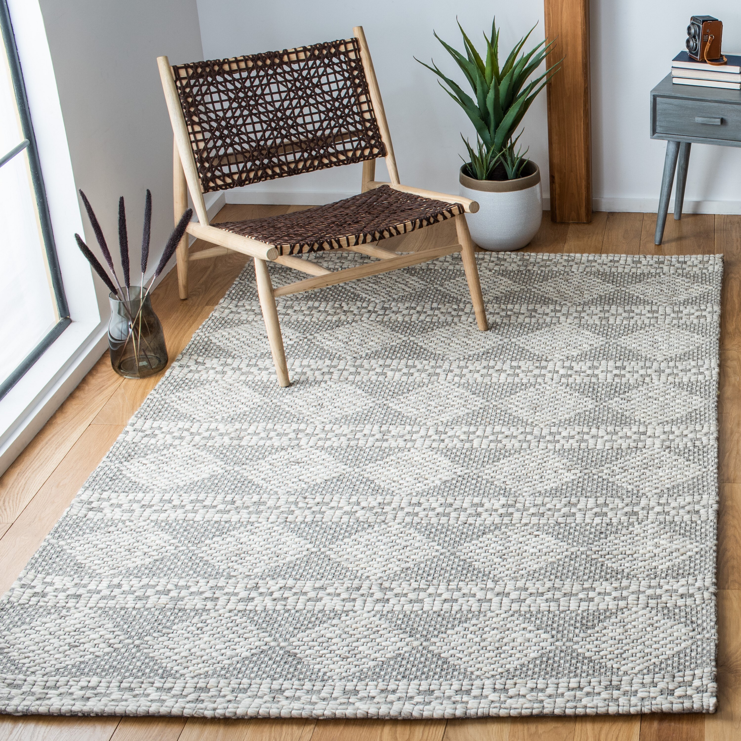 Safavieh MRB552B-3 Marbella Bjarnhild 3 x 5 (ft) Loomed Wool Beige/Gray Rectangular Indoor Geometric Farmhouse/Cottage Throw rug