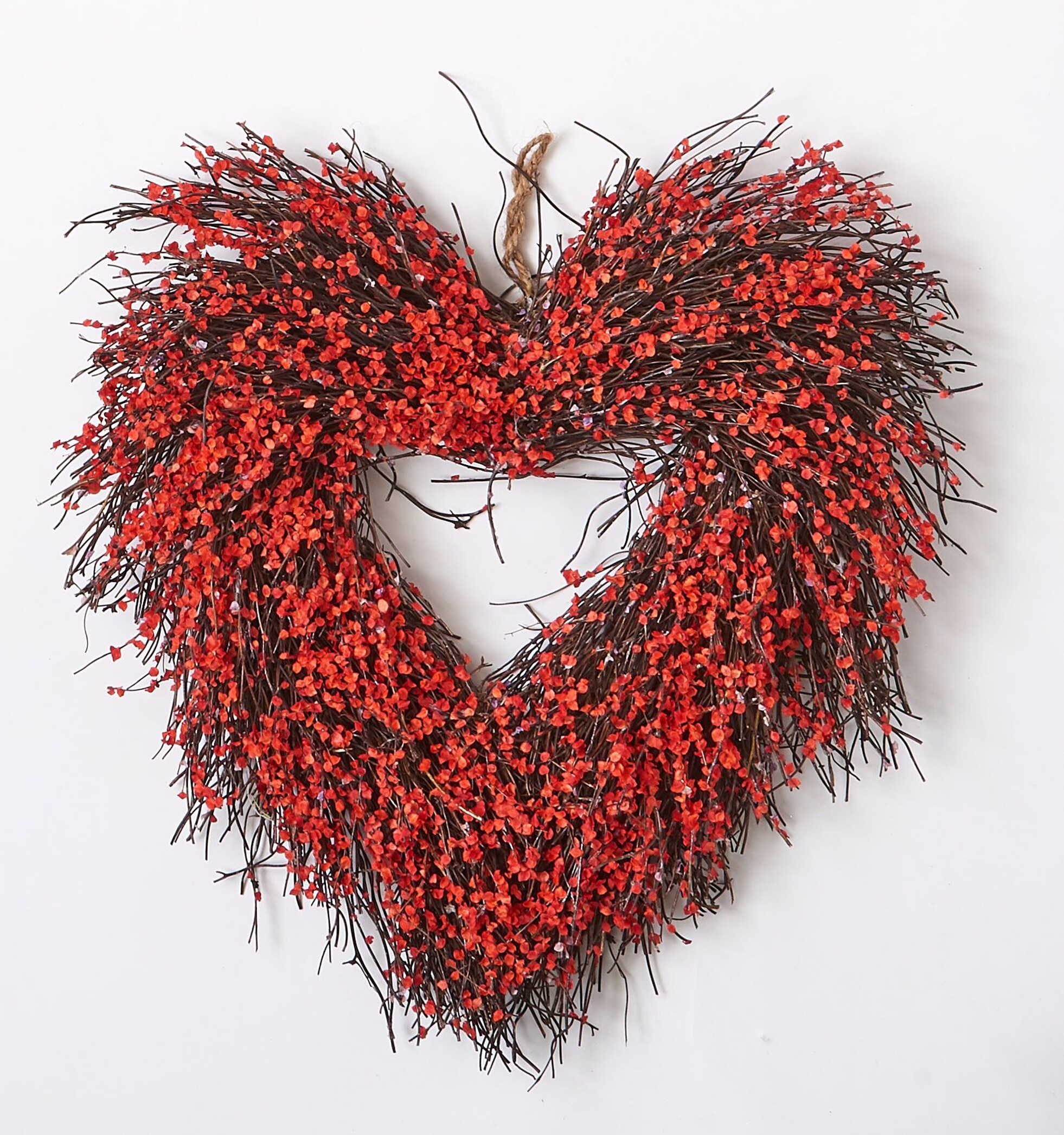 Glitzhome 17 Lighted Valentine's Berry Heart Wreath - Red