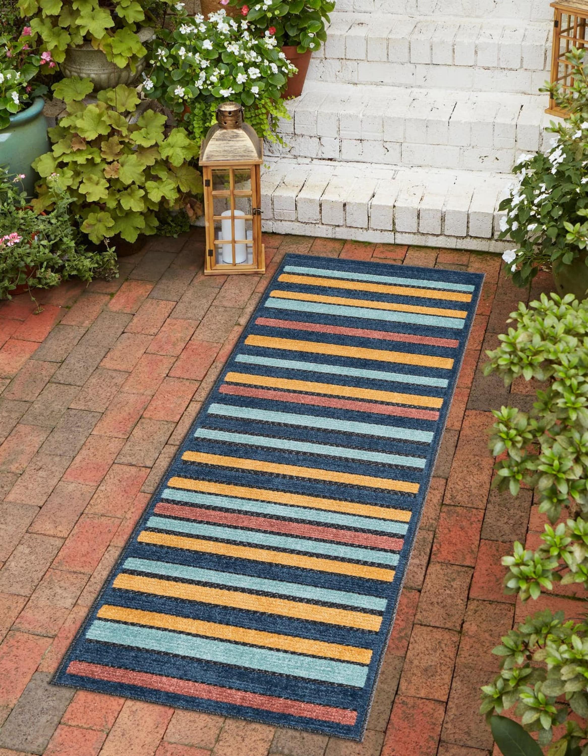 Unique Loom 3171381 Belize Outdoor 2 x 8 (ft) Loomed Polypropylene Charcoal Rectangular Indoor/Outdoor Stripe Runner rug