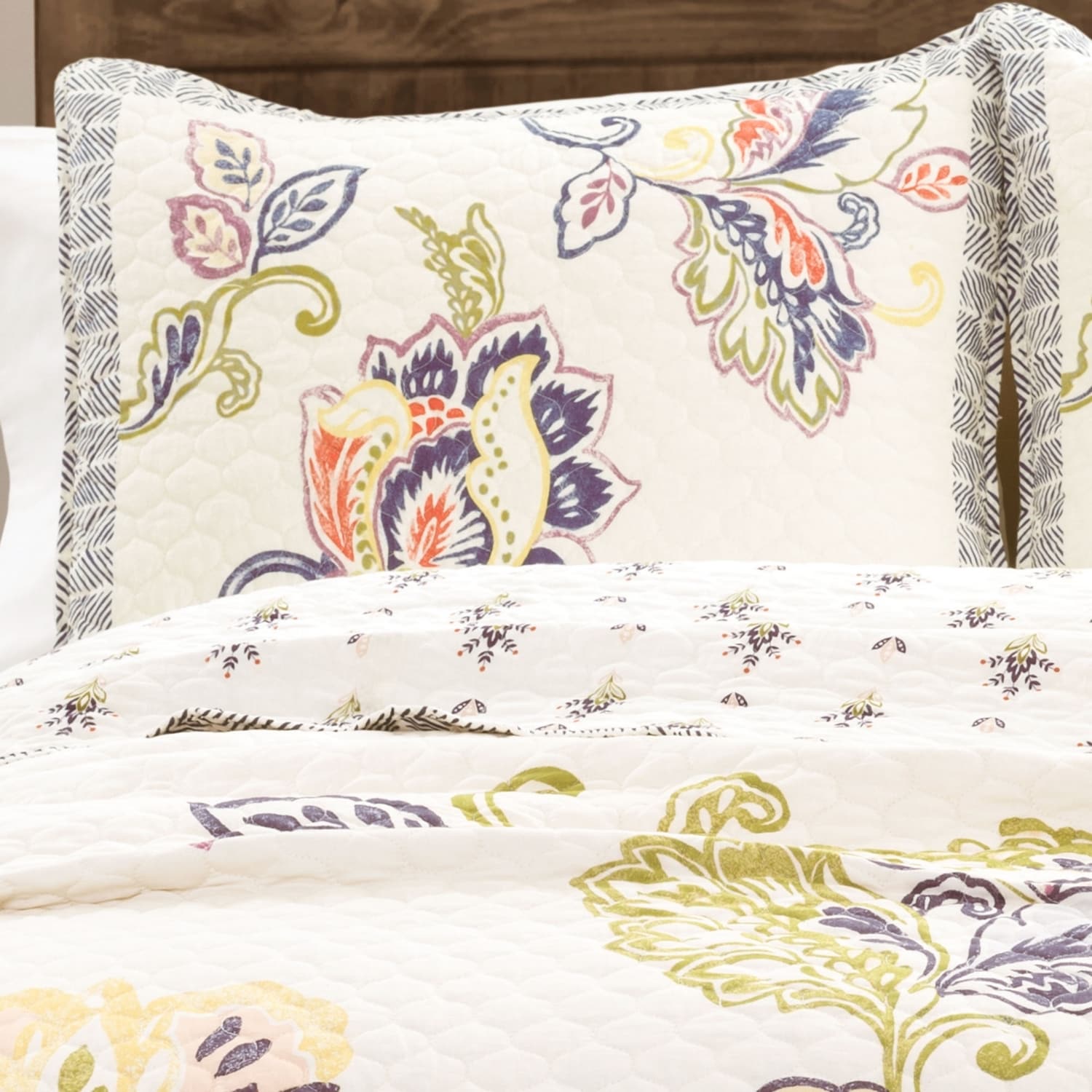 Aster Coral and Navy Reversible Cotton King Quilt Set