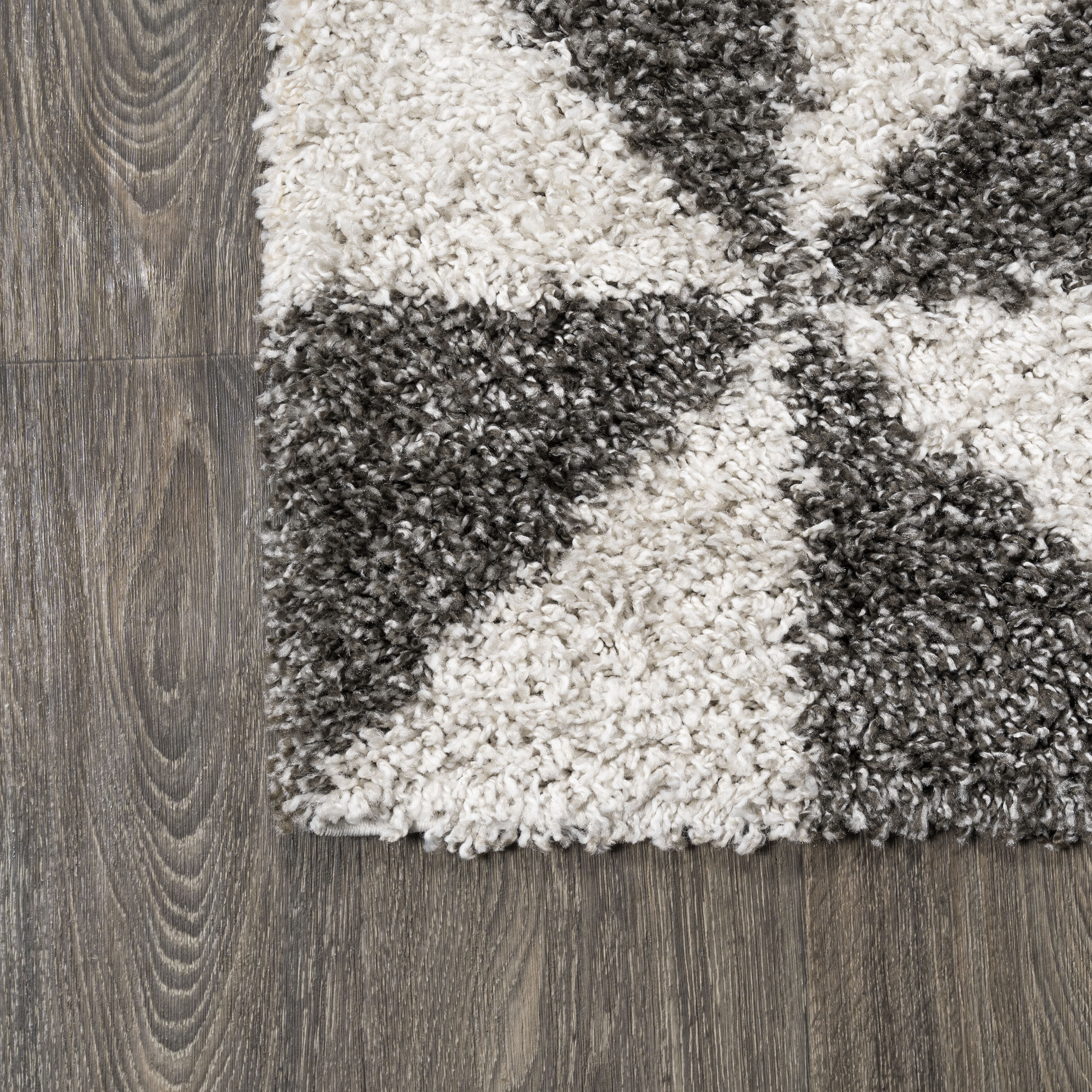 Moroccan-Inspired Geometric Gray Shag Rug 4' x 6'