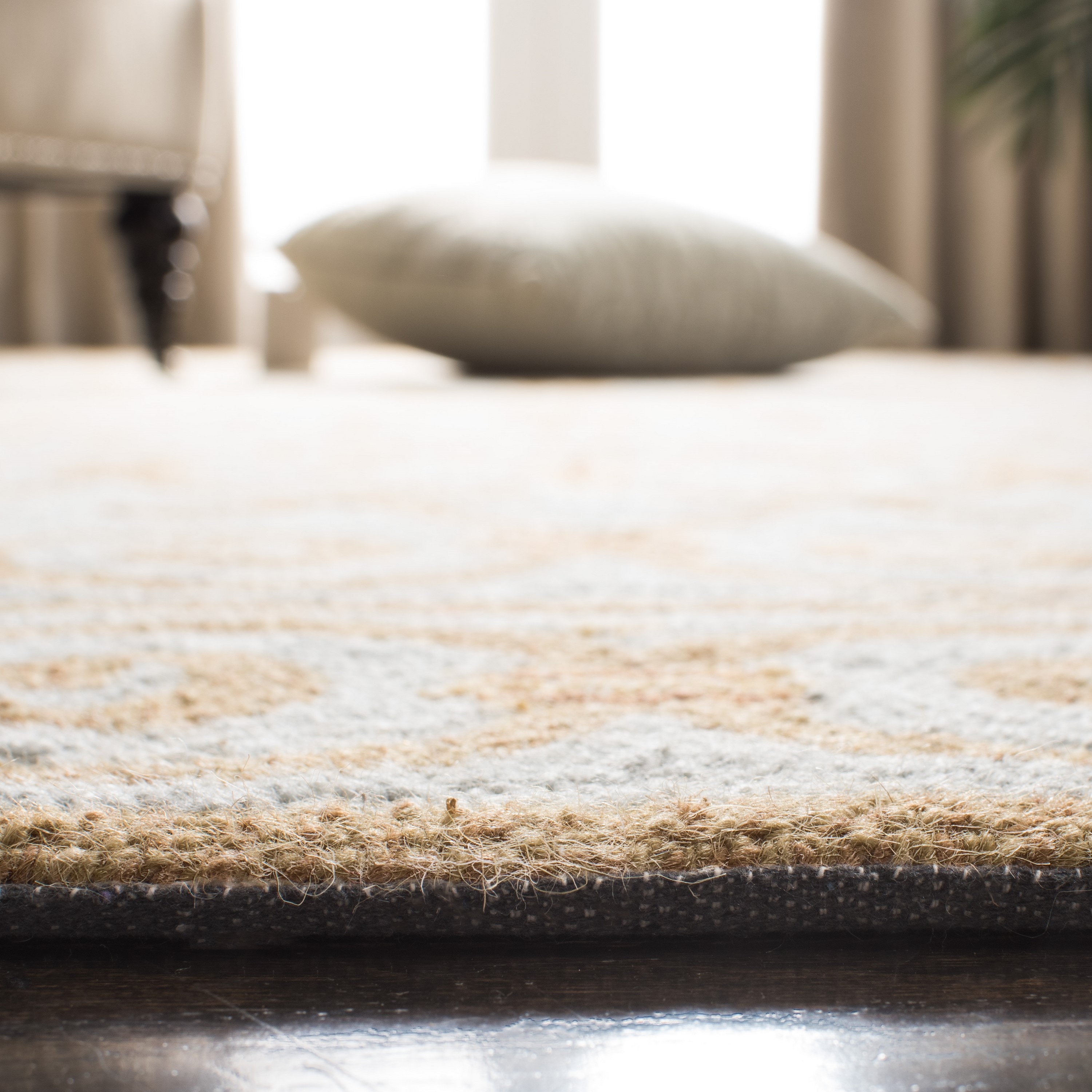 Safavieh HK11L-24 rugs - View #4