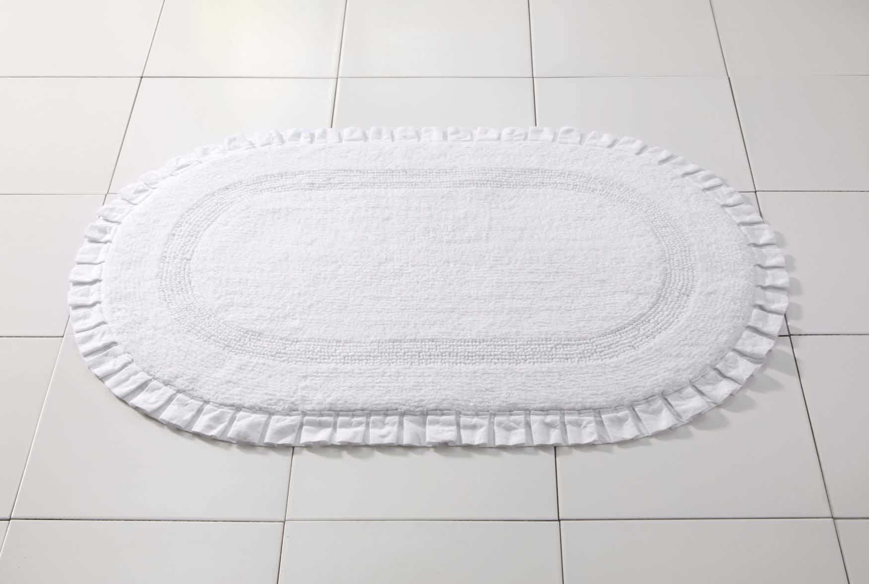 BrylaneHome 602545249427 Oval Ruffle Bath Rug