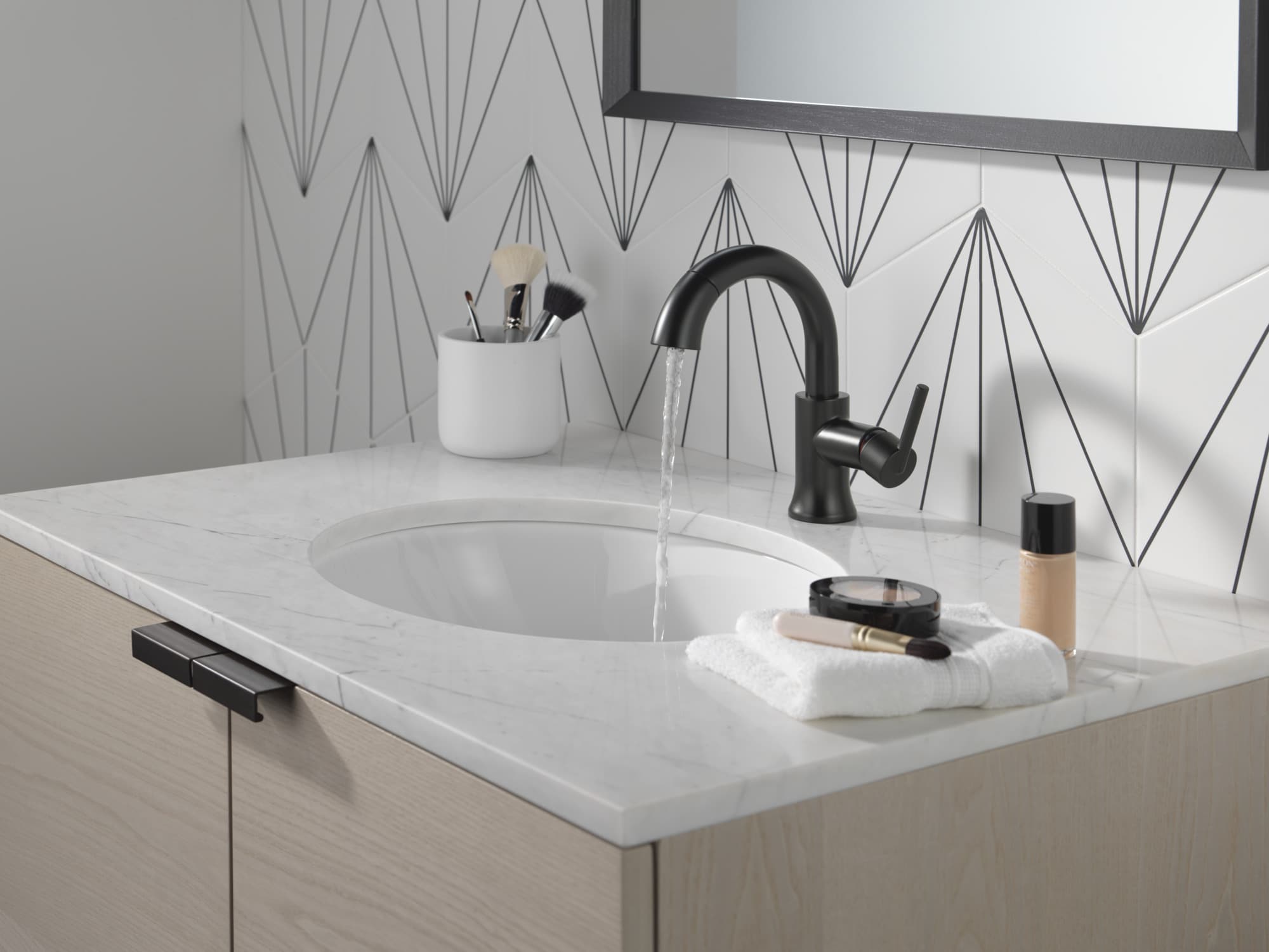 Delta 559HAR-BLPD-DST Lavatory-Faucets - View #11