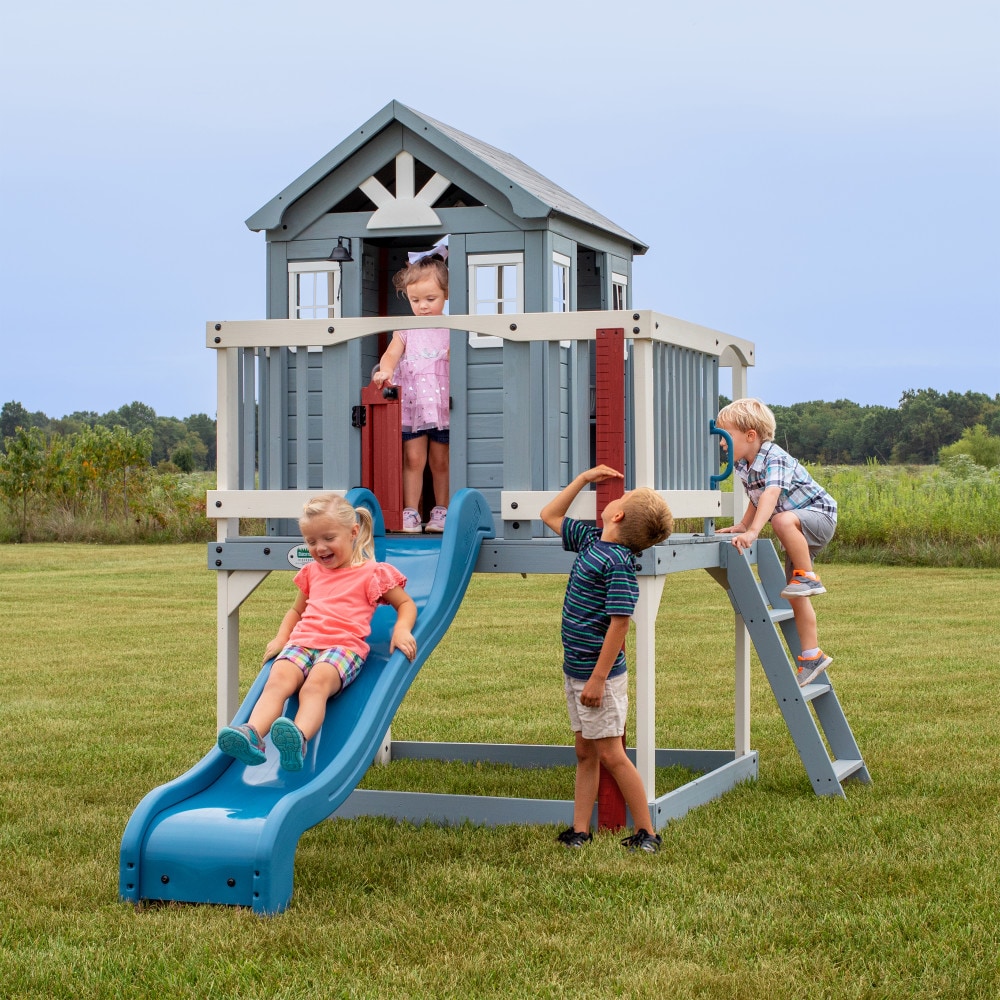Backyard Discovery 2102323COM Beacon Heights Outdoor Wood Playhouse