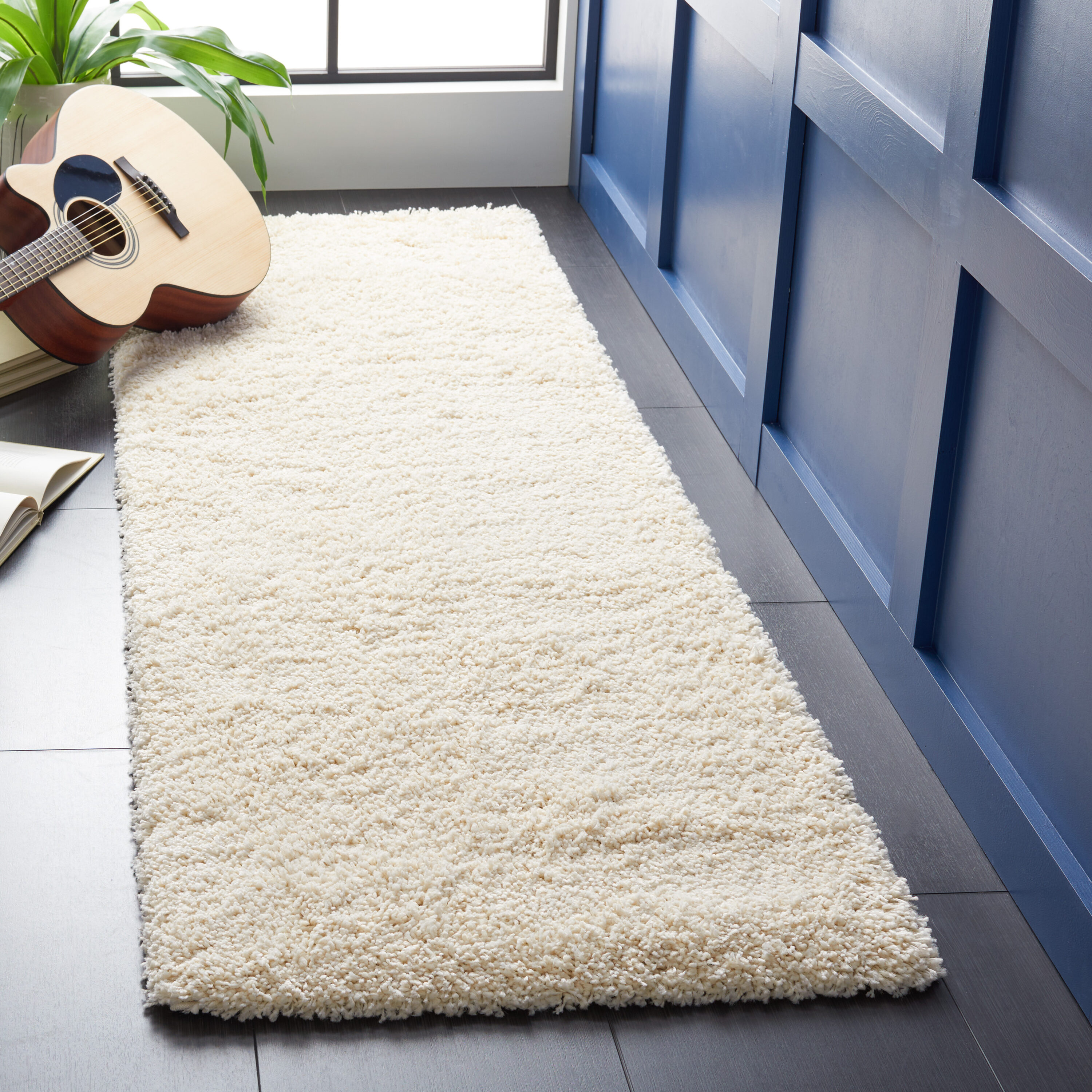 Safavieh SGN725-1212-211 Sgn725 Santa Monica Shag Ivory 2ft-3in x 11ft