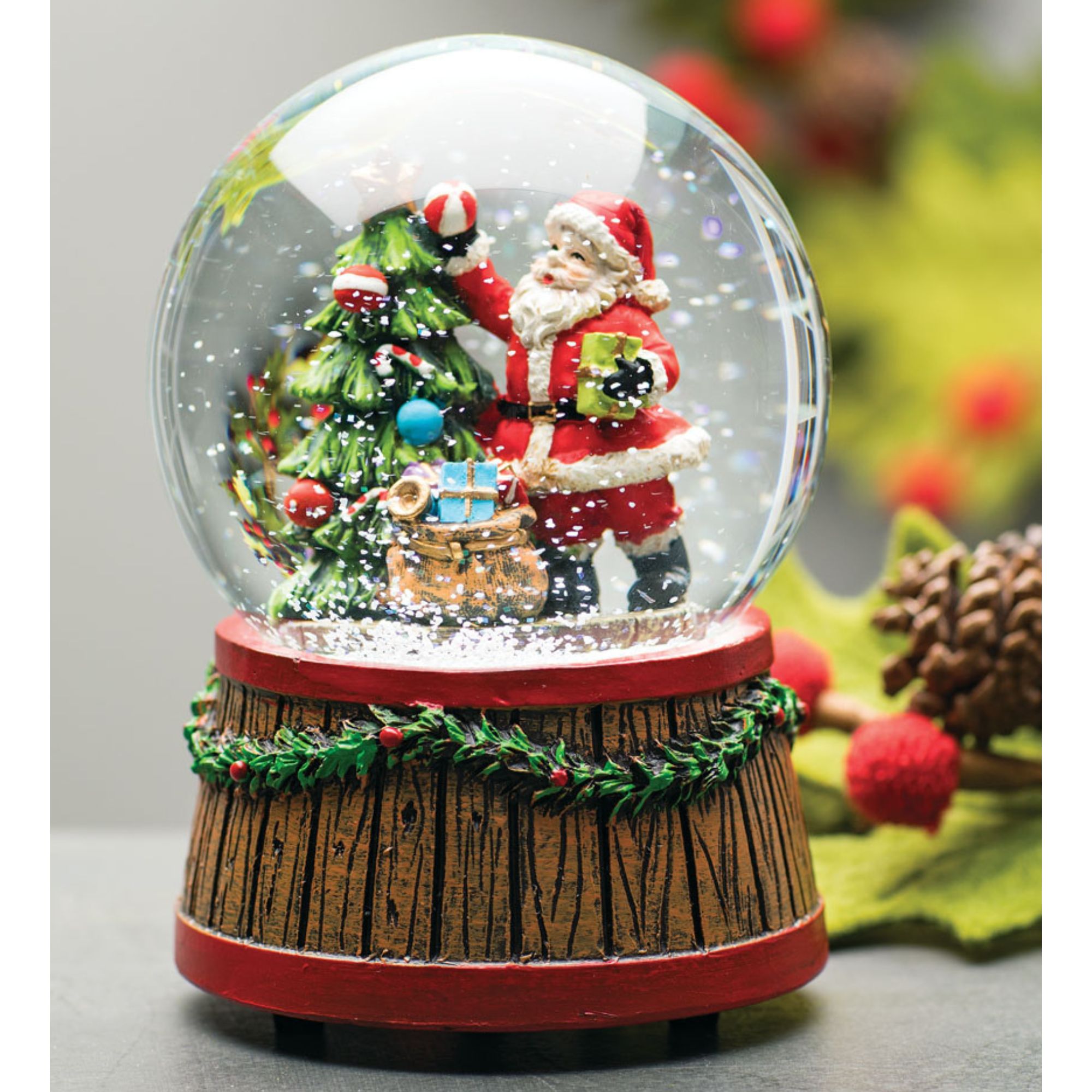 Grinch 6.3-in Musical Decoration Dr. Seuss The Grinch Snowflake  Battery-operated Batteries Included Christmas Decor in the Christmas Decor  department at