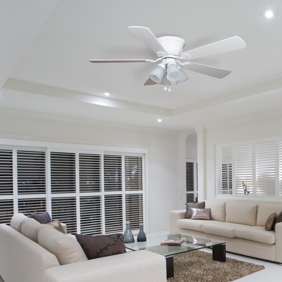 Harbor Breeze Centreville 52-in White Indoor Flush Mount Ceiling Fan ...