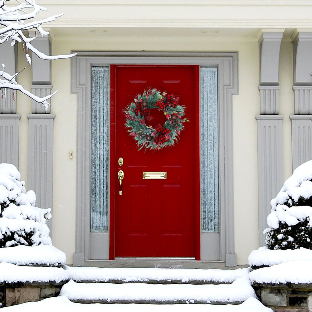 20-Inch Green Faux Boxwood Christmas Wreath with Red Berries